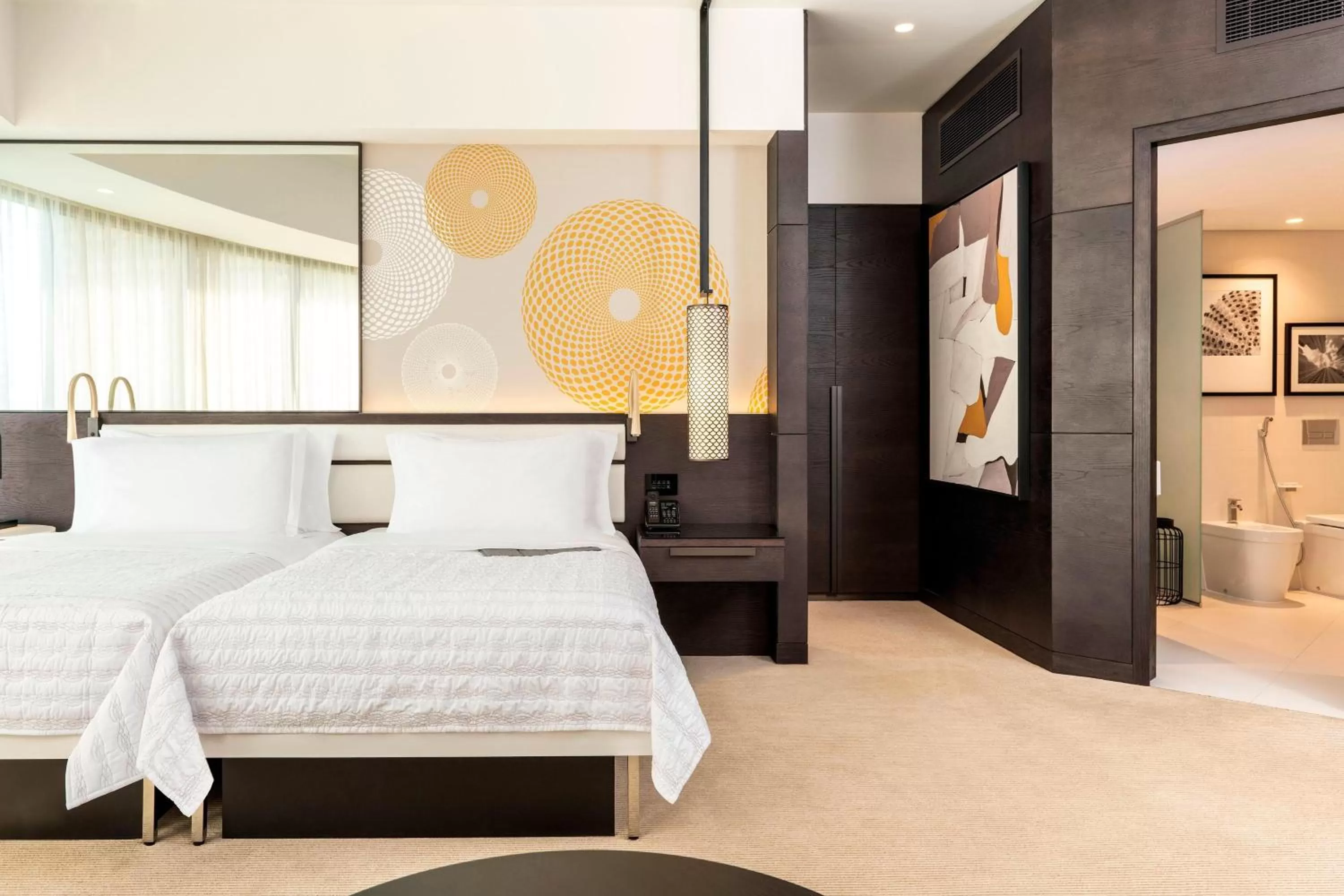 Photo of the whole room, Bed in Le Royal Meridien Beach Resort & Spa Dubai