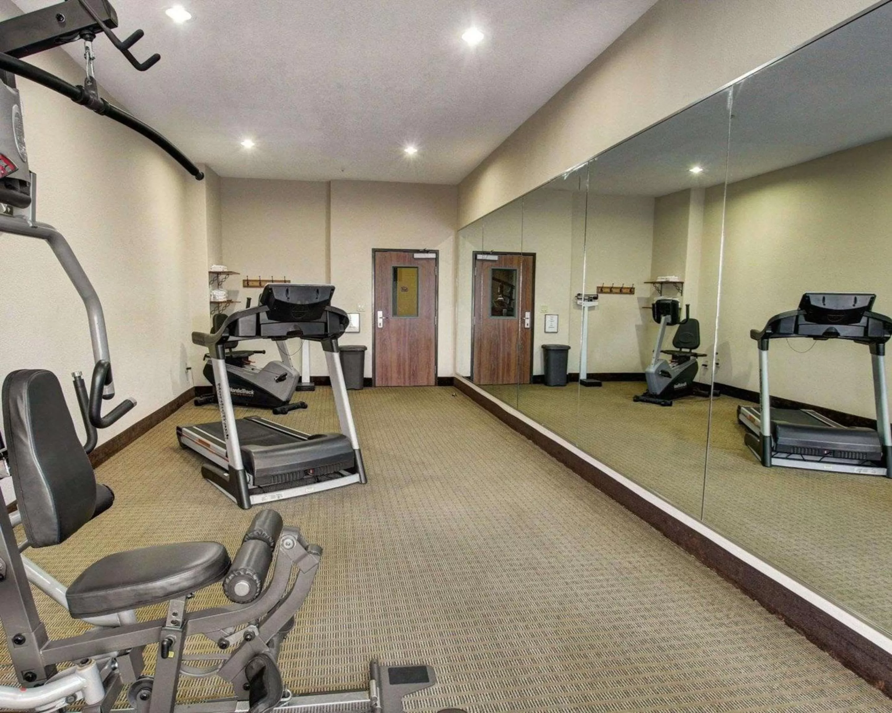 Fitness centre/facilities in Comfort Inn & Suites
