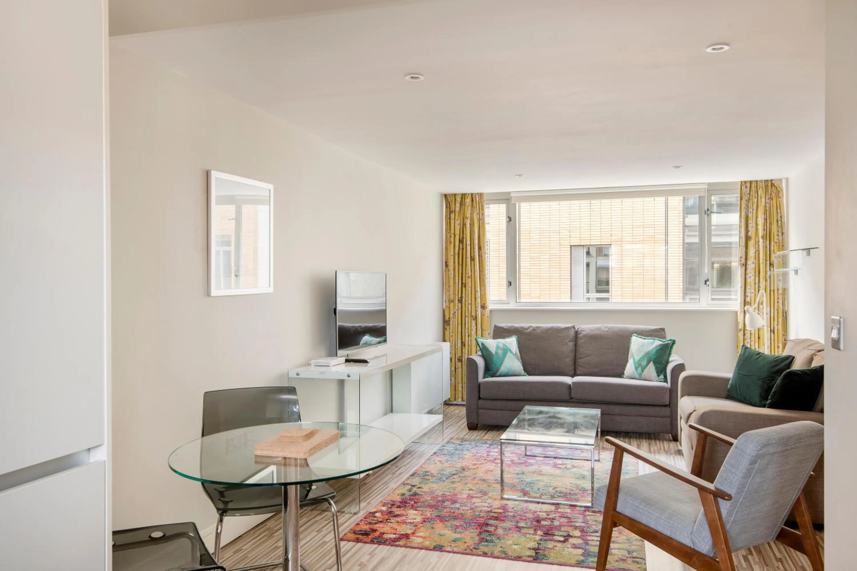 Living room in SACO Holborn – Lamb’s Conduit St