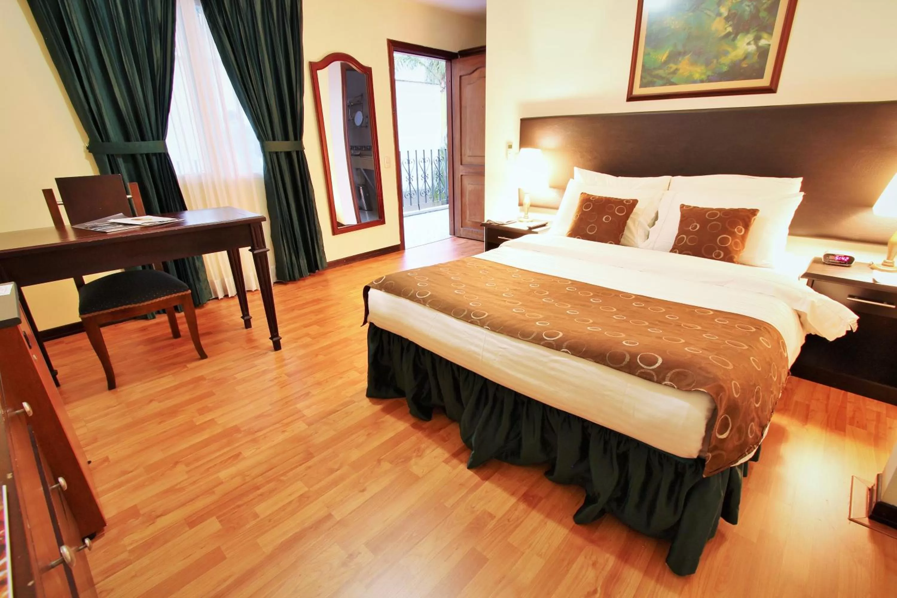 Photo of the whole room, Bed in Hotel San Fernando Real