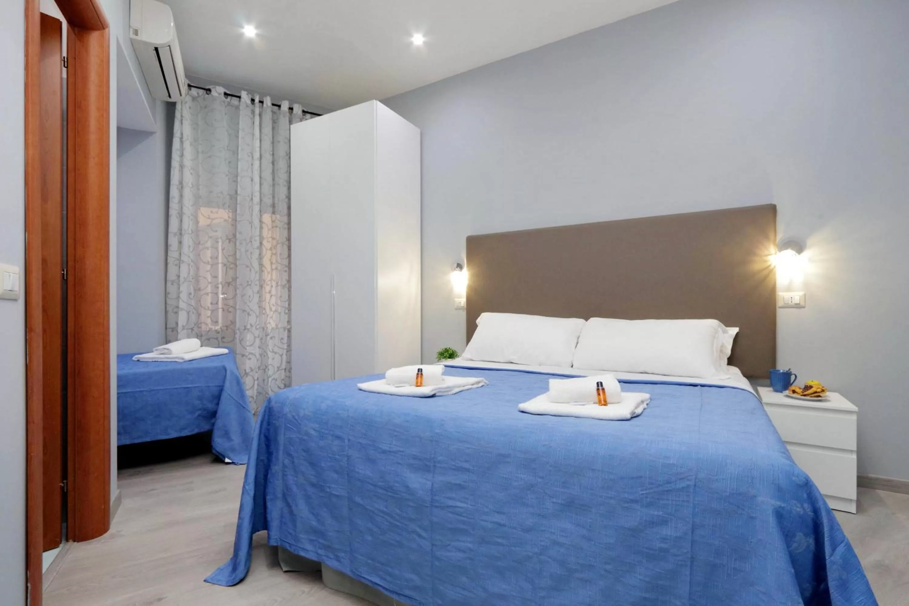 Bed in Domus Domas & Boutique - Golden Keys Collection