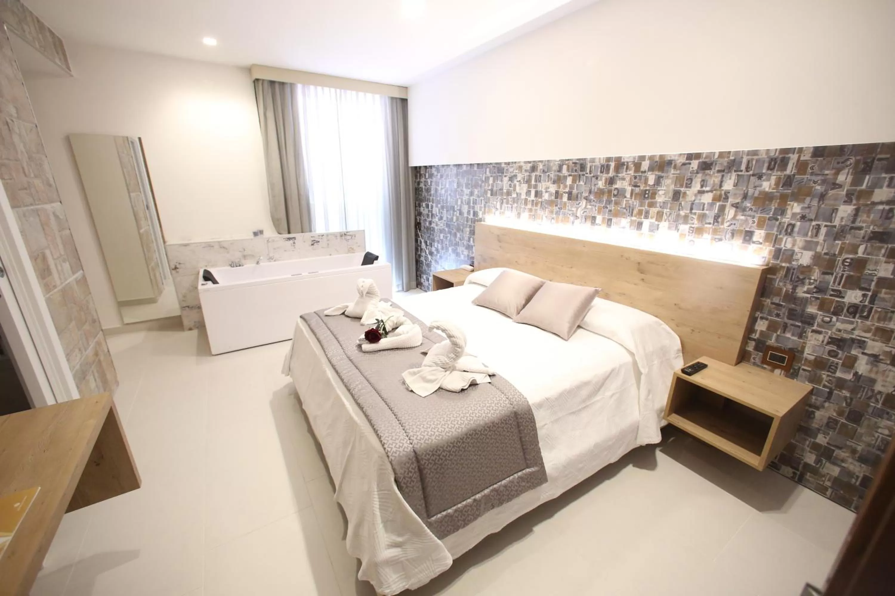 Hot Tub, Bed in Relais Piazza Del Plebiscito B&B