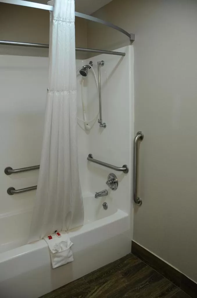 Super 8 by Wyndham Louisville/Expo Center