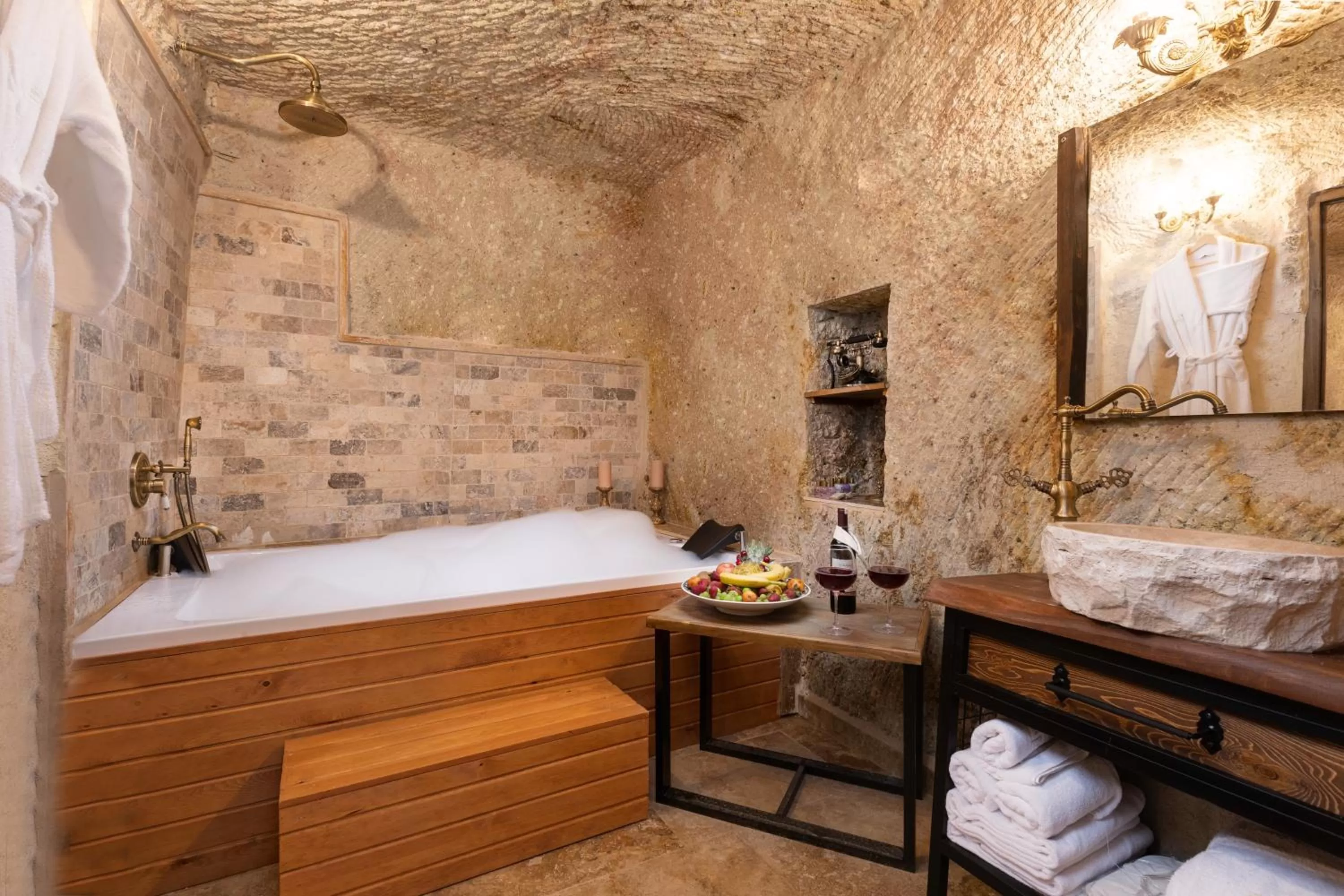 Bathroom, Bed in Kayata Cave Suites Special Class