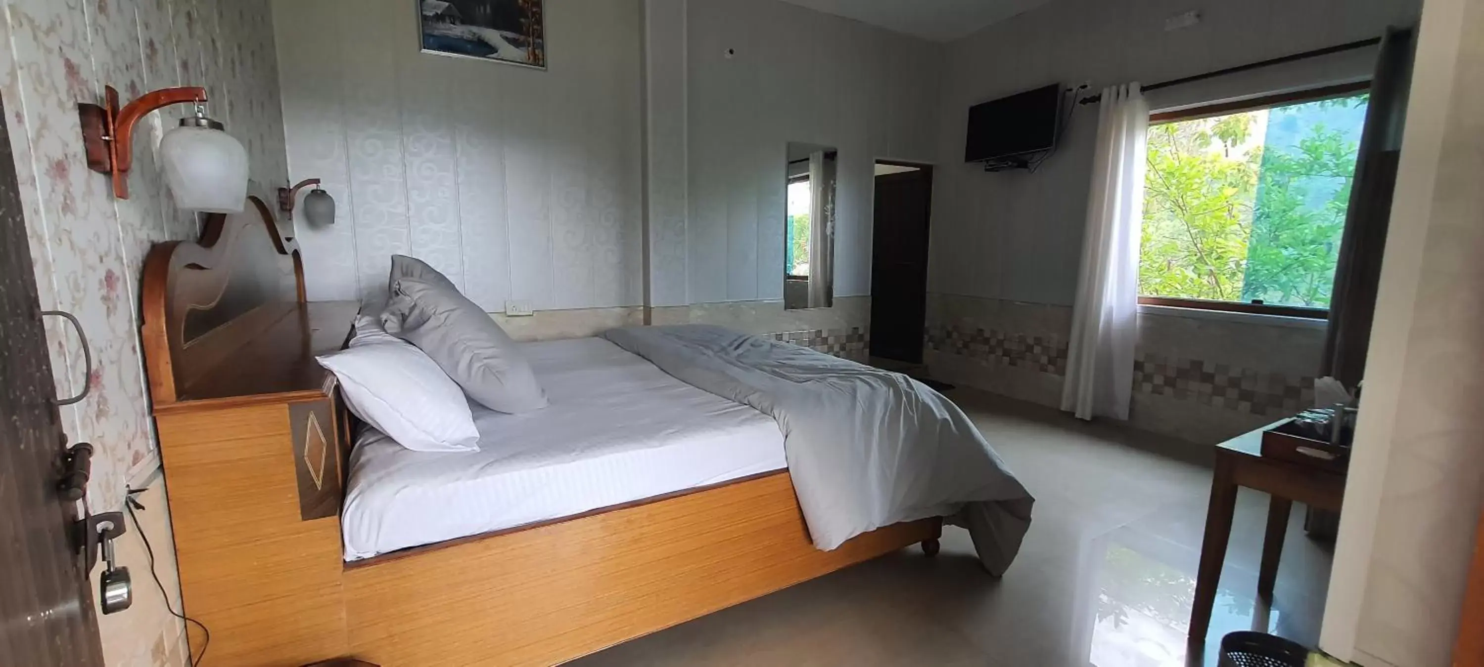 Deluxe Room in Karthik Resorts, Jeolikote Nainital Deluxe Room in Karthik Resorts, Jeolikote Nainital