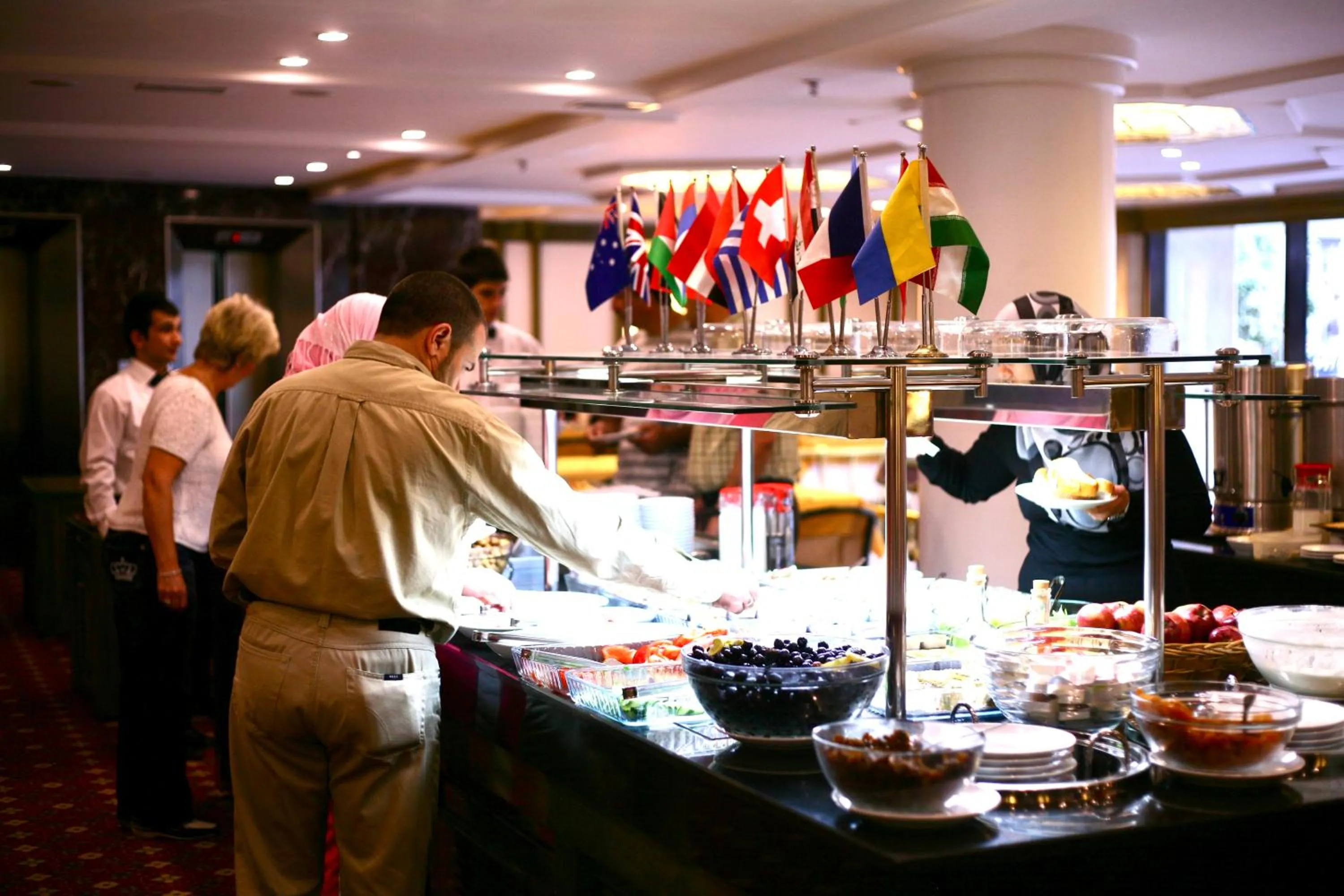 Restaurant/places to eat in Istanbul Royal Hotel