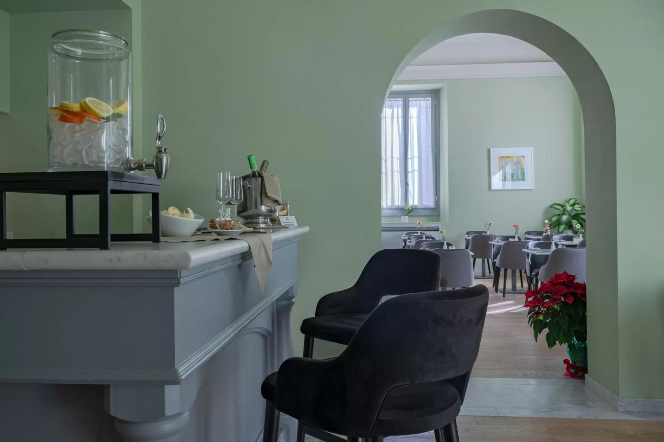 Restaurant/places to eat in Hotel Ariele