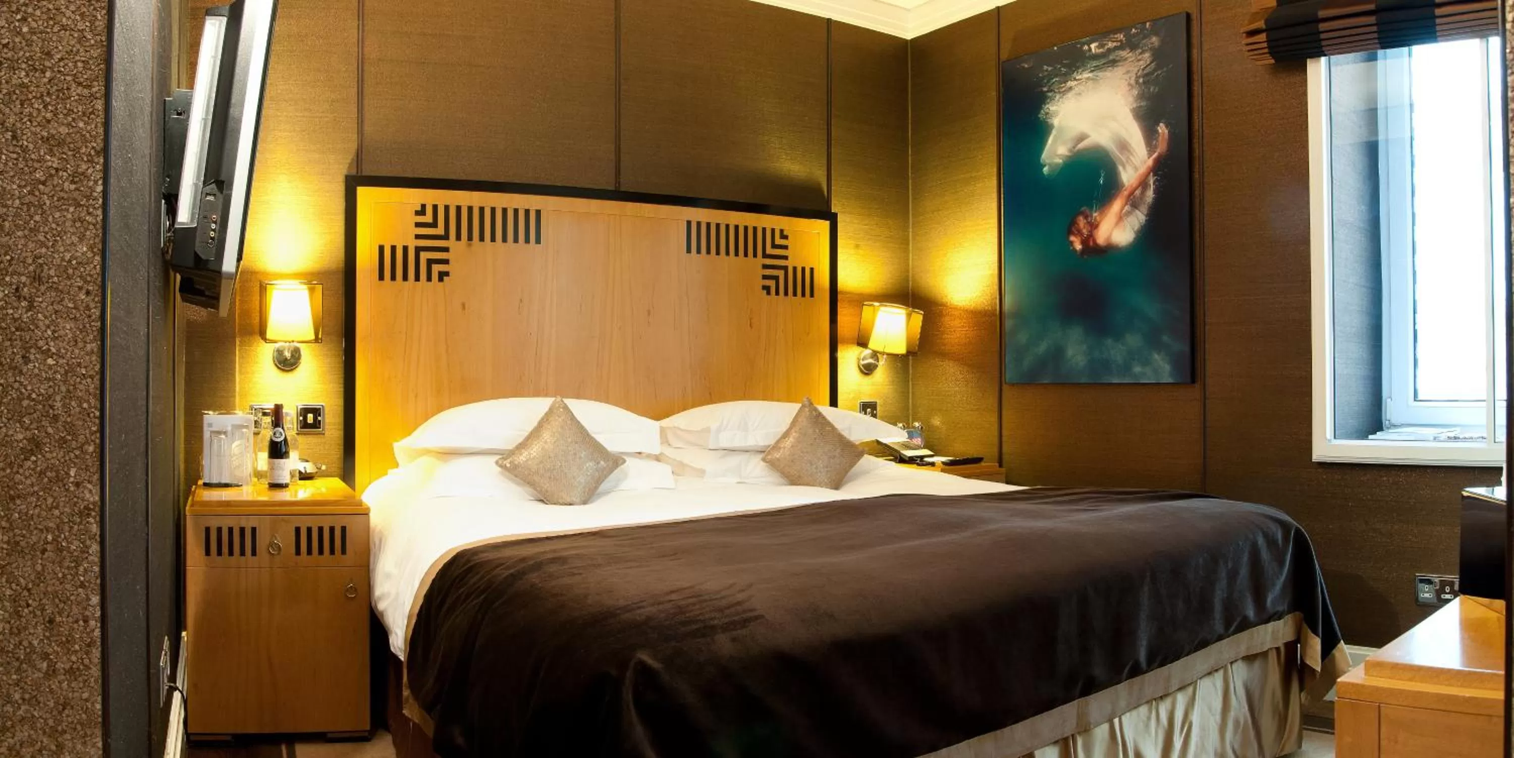 Photo of the whole room, Bed in Karma Sanctum Soho Hotel