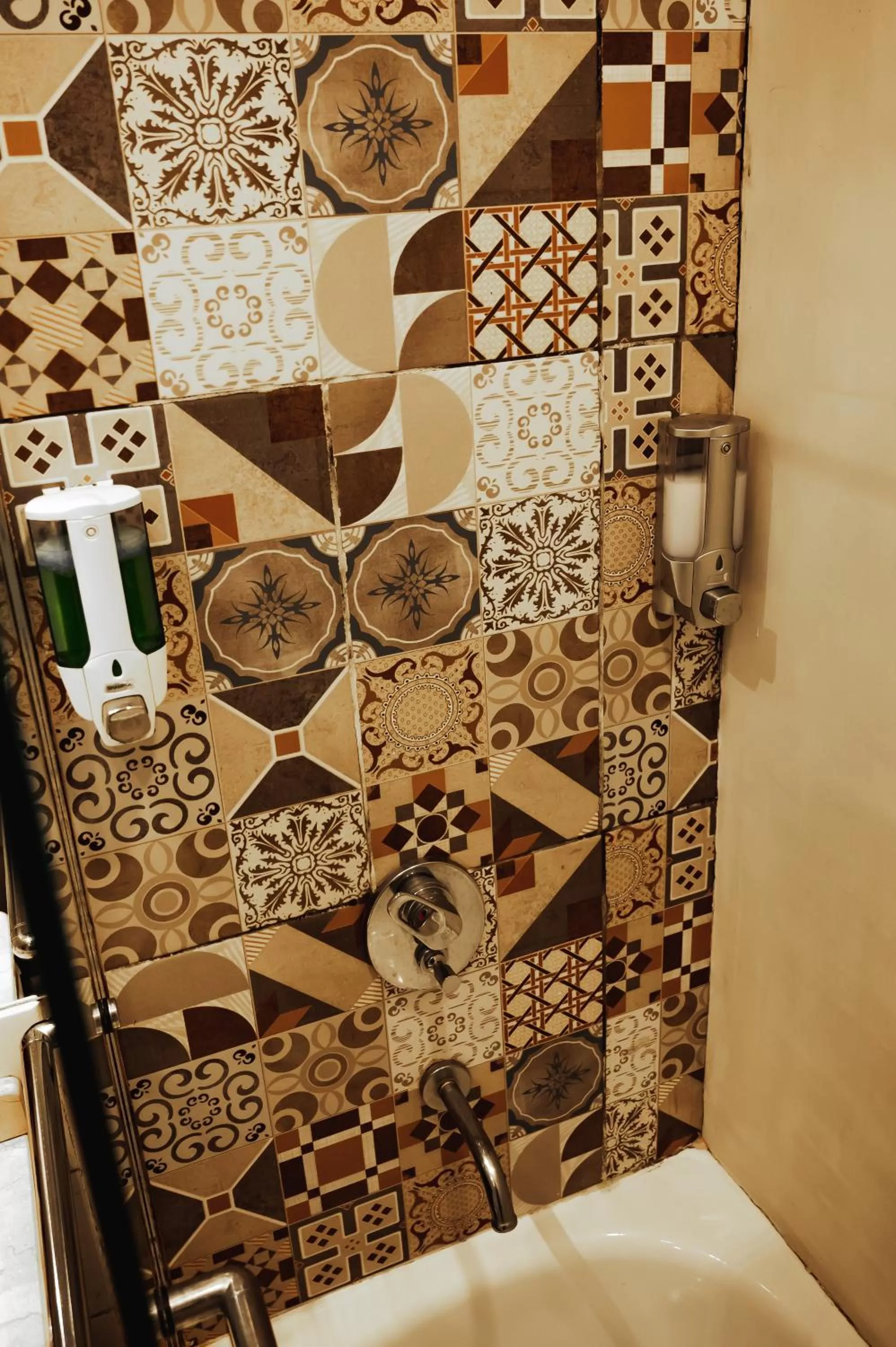 Shower in Hosteria Foike