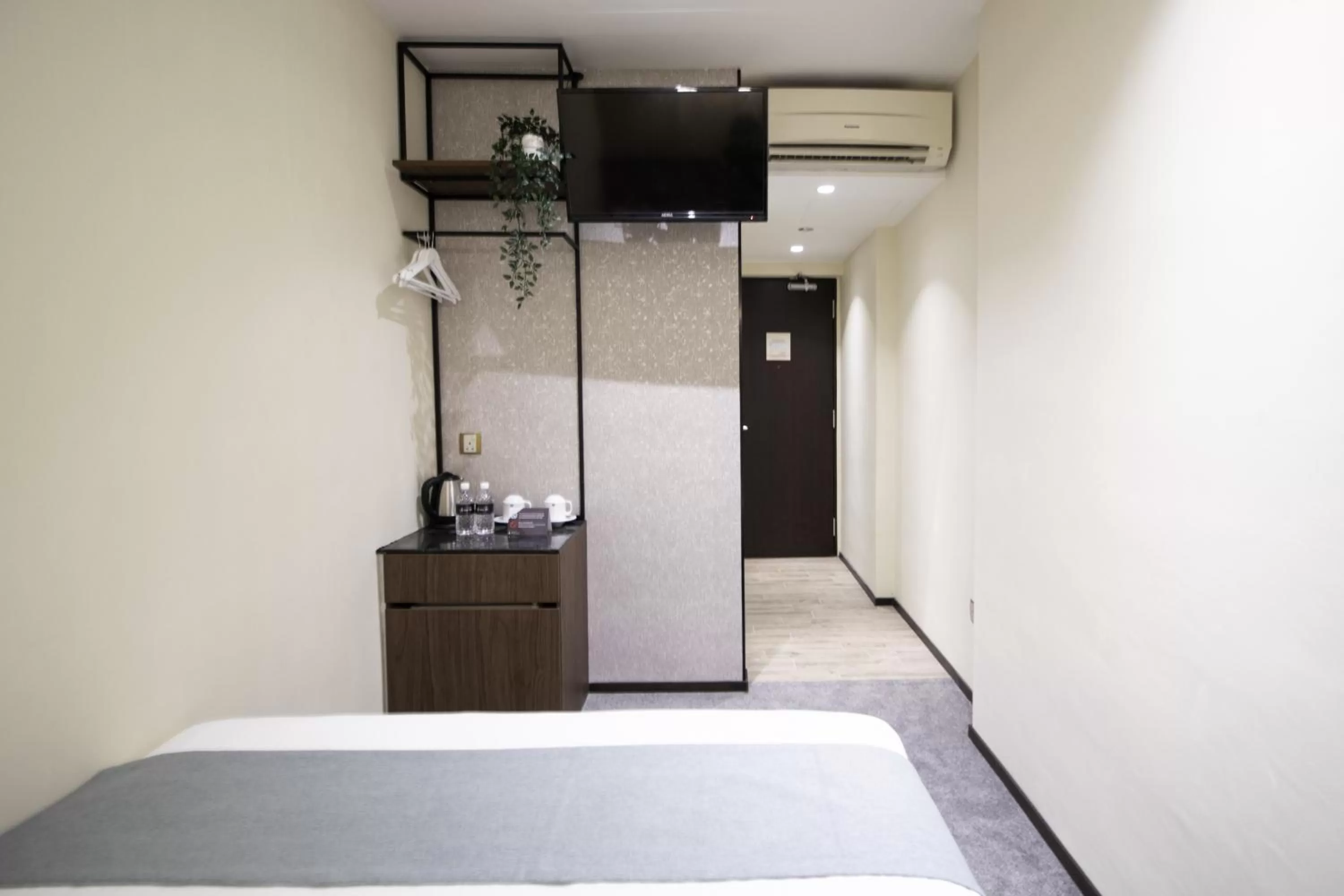 Bedroom in Harbour Ville Hotel - Hamilton