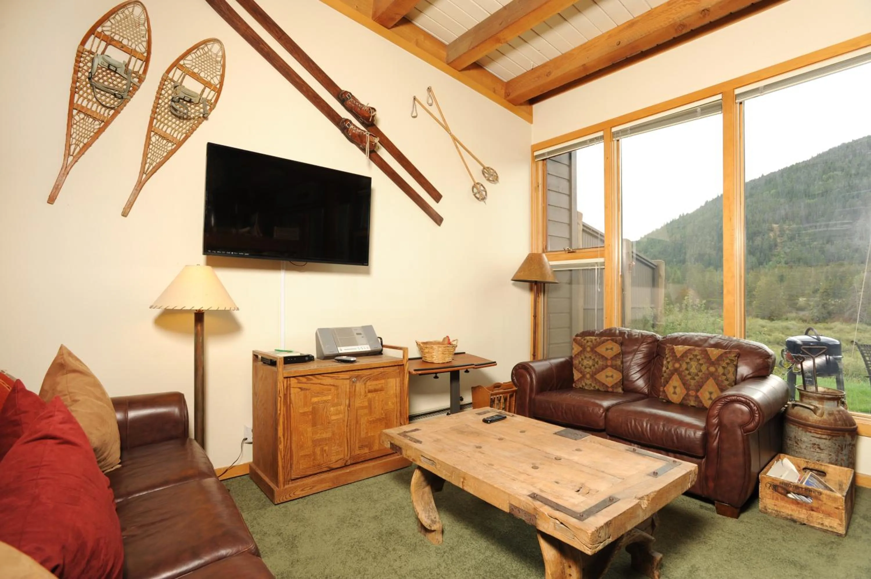 TV and multimedia in Evergreen Condominiums by Keystone Resort