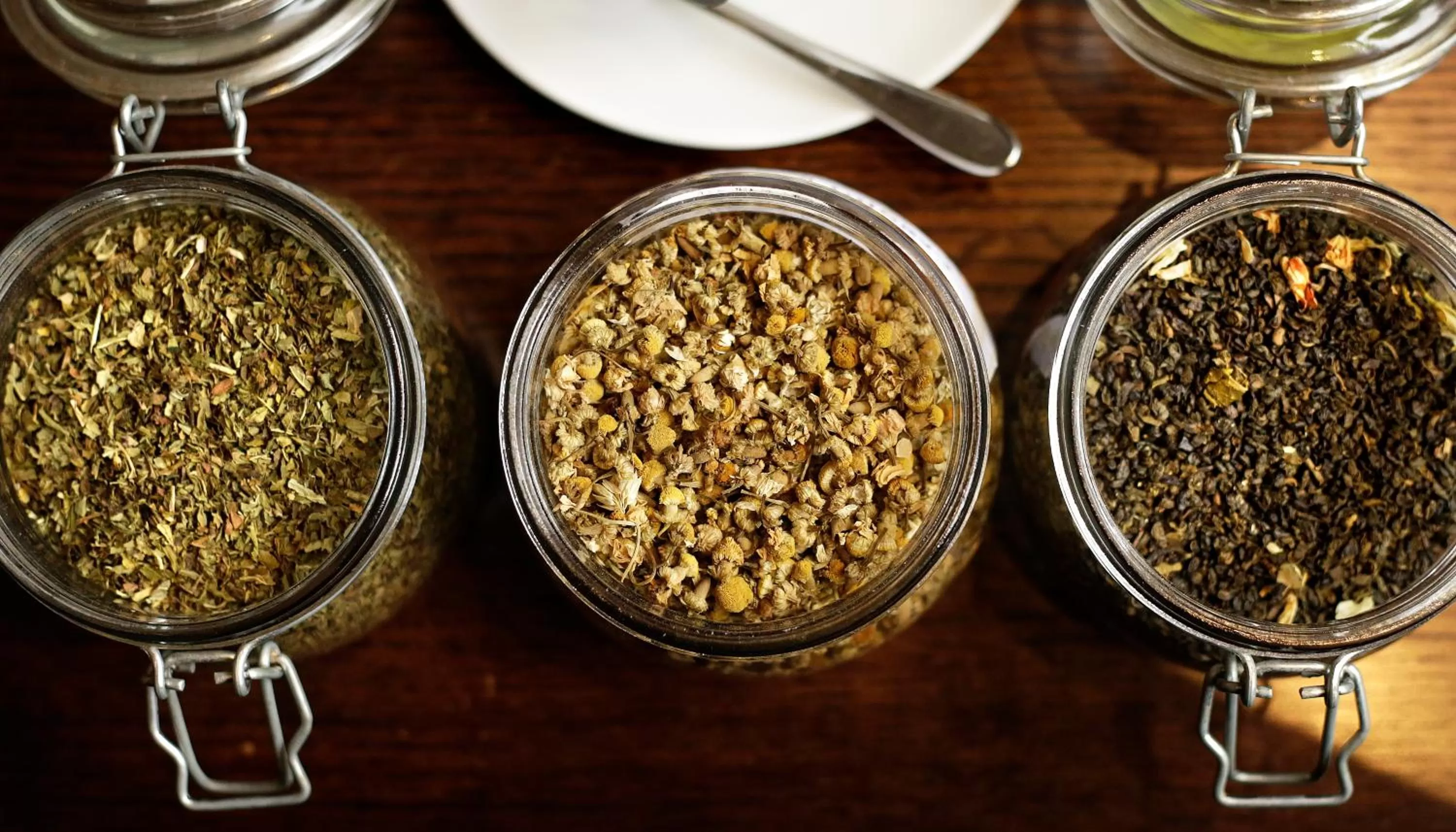 Restaurant/places to eat in Nira Caledonia