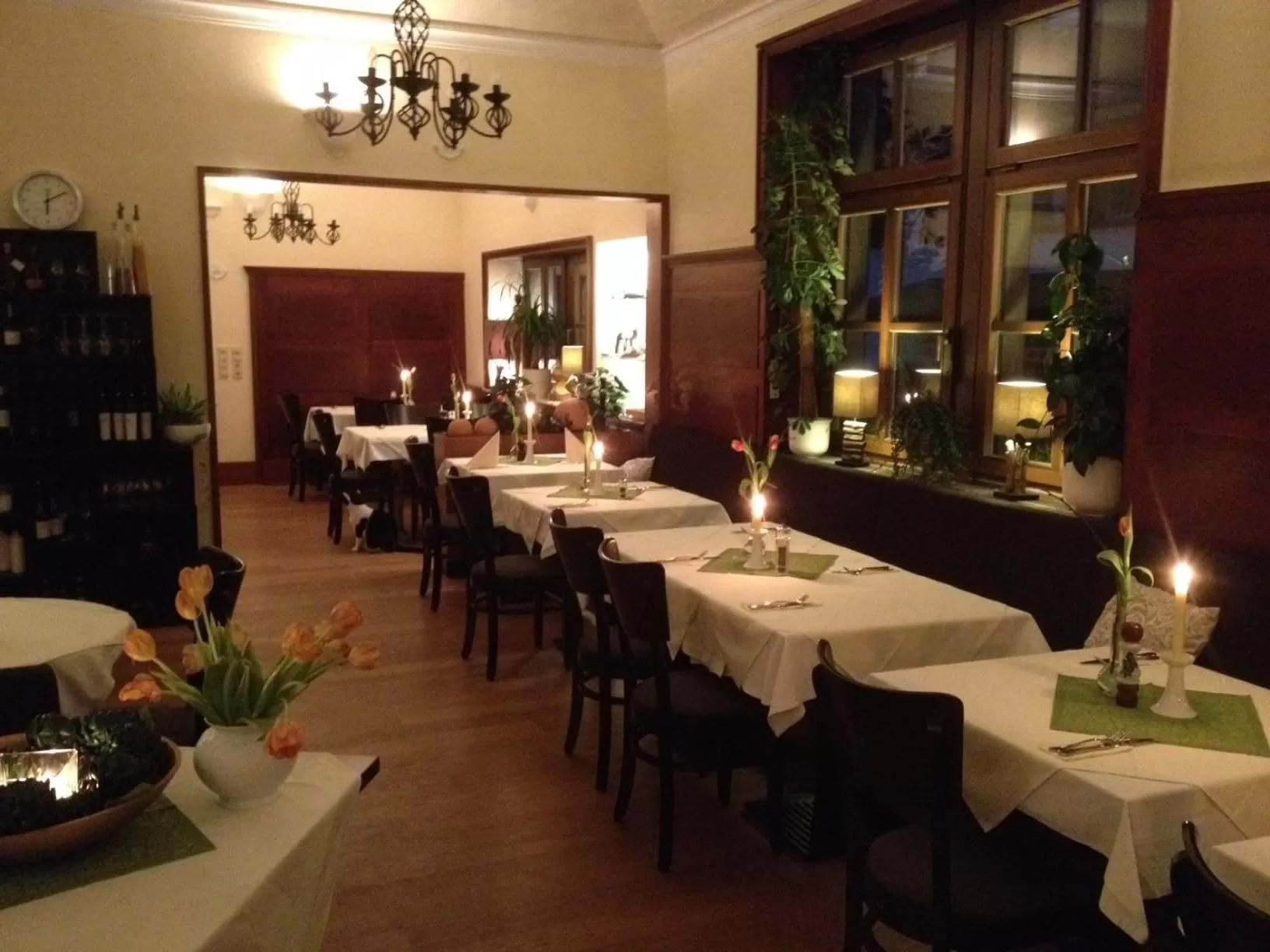 Restaurant/places to eat in Linde Restaurant & Hotel