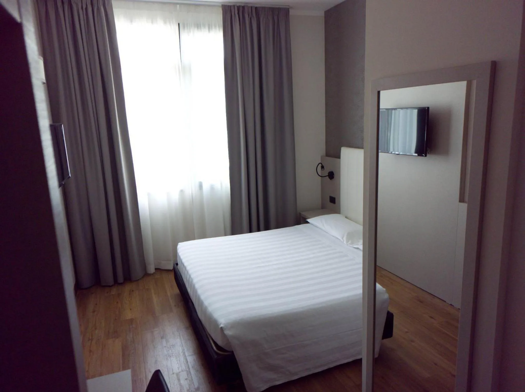 Street view, Bed in Parc Hotel