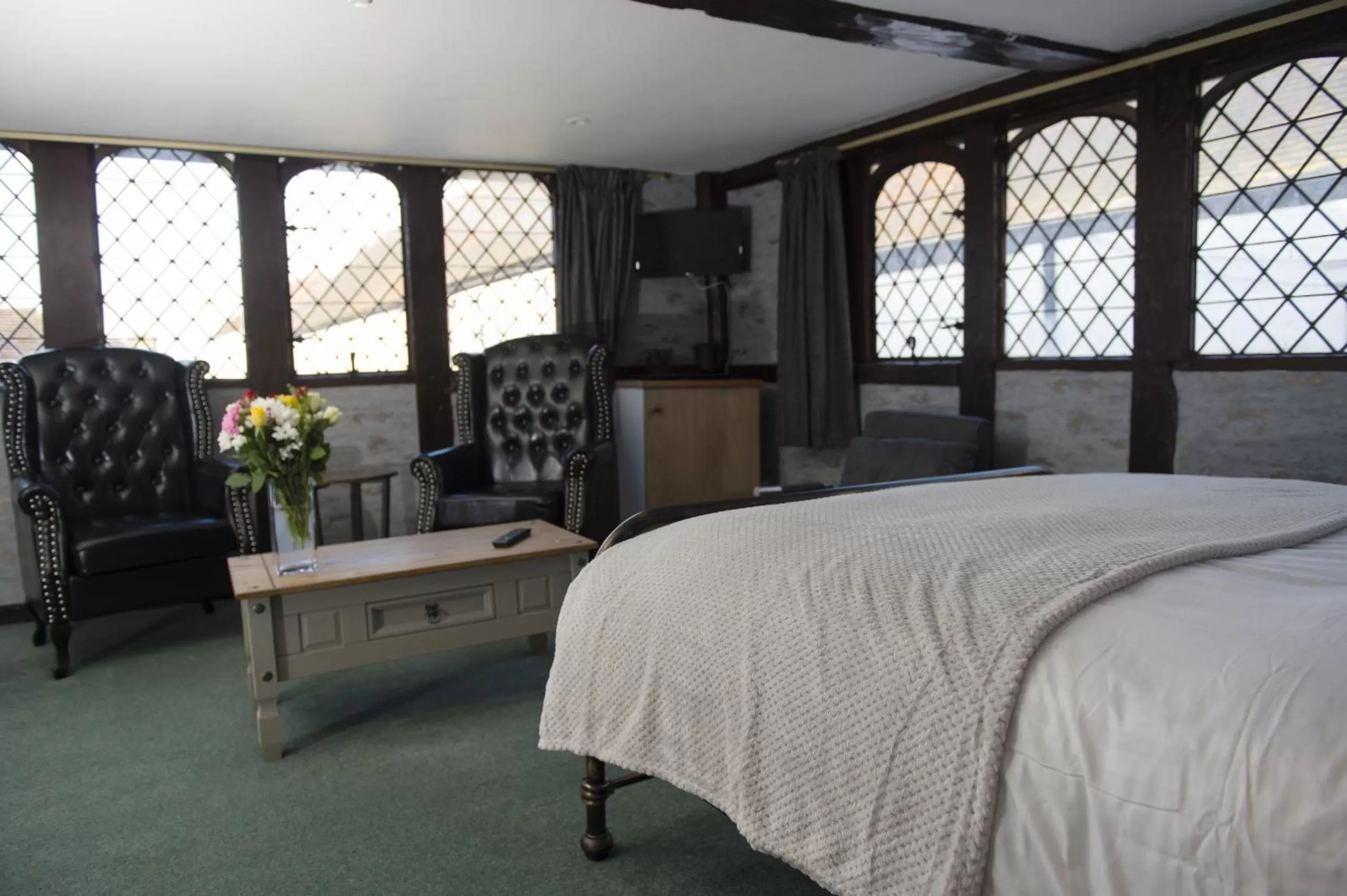 Deluxe Double Room with Bath in The Sun Hotel