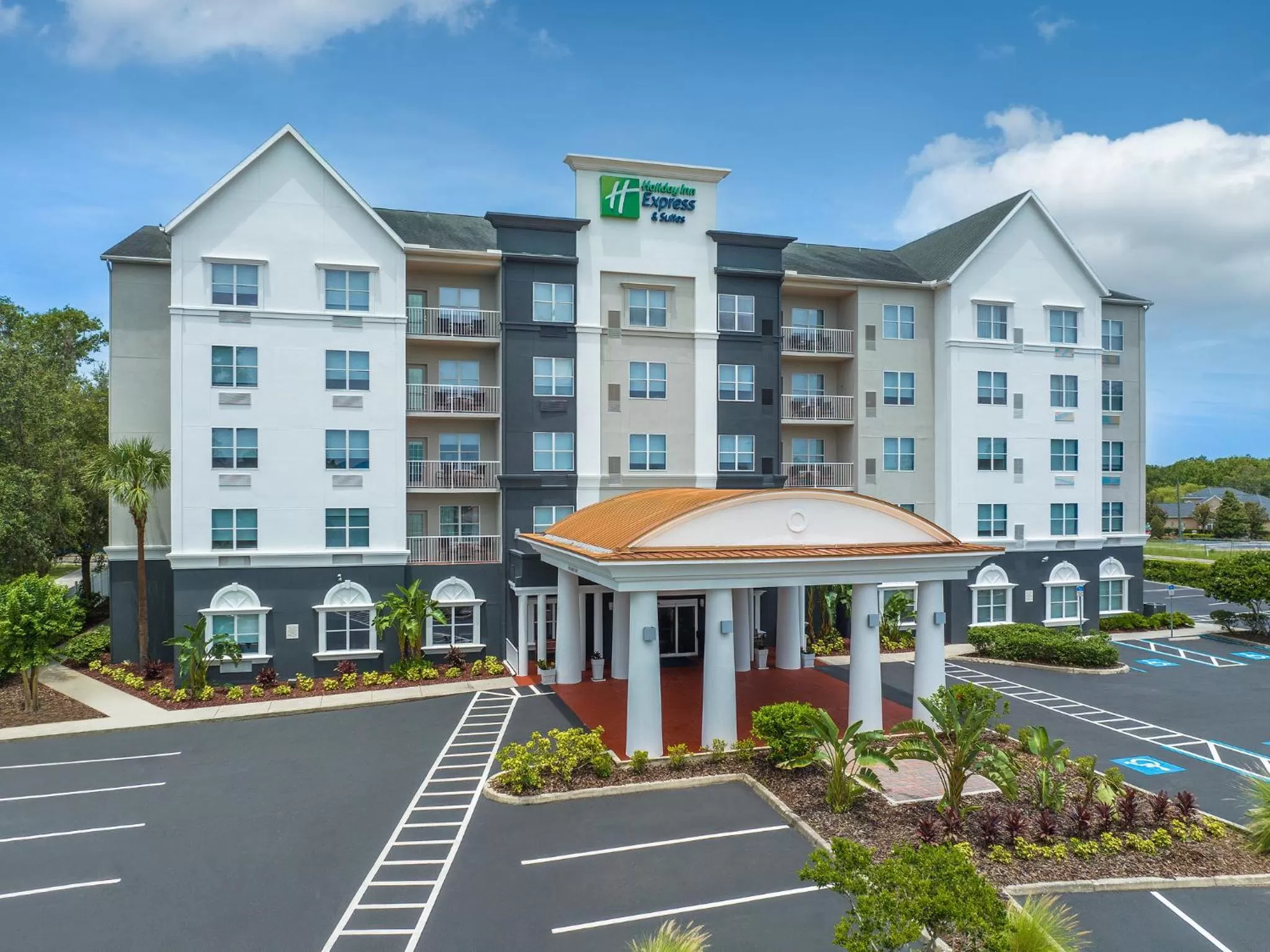 Property building in Holiday Inn Express & Suites Lakeland North I-4 by IHG