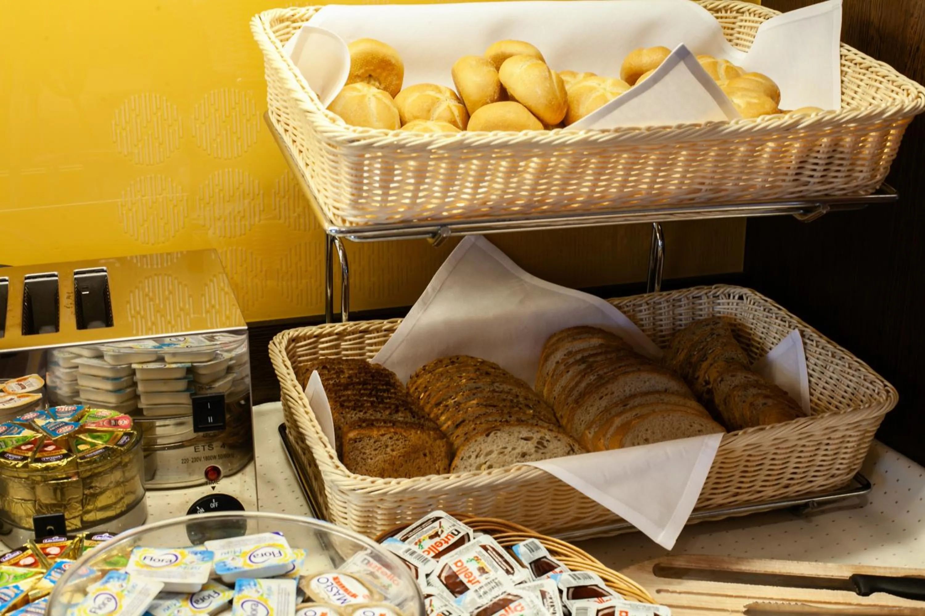 Food and drinks in Hotton Hotel