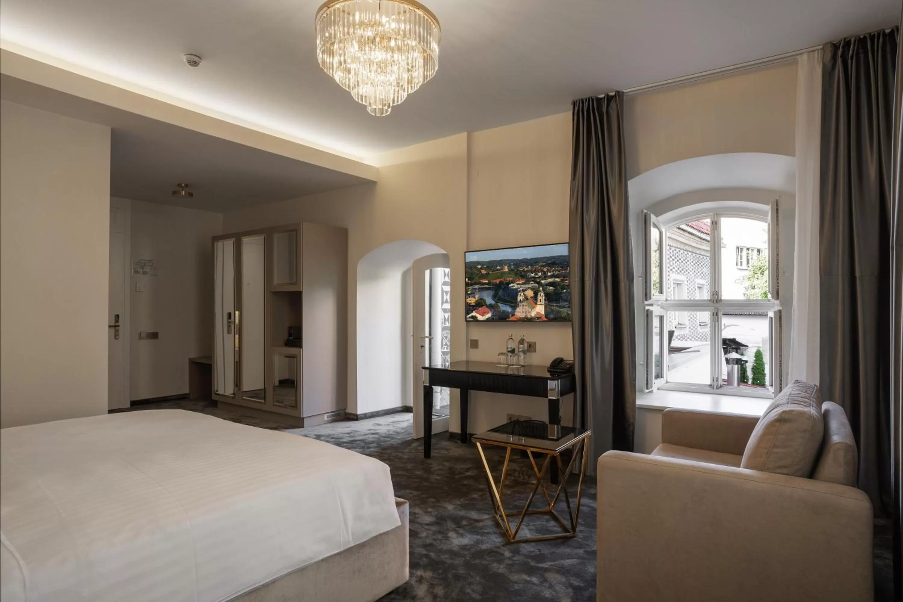 Photo of the whole room, Bed in St Palace Hotel