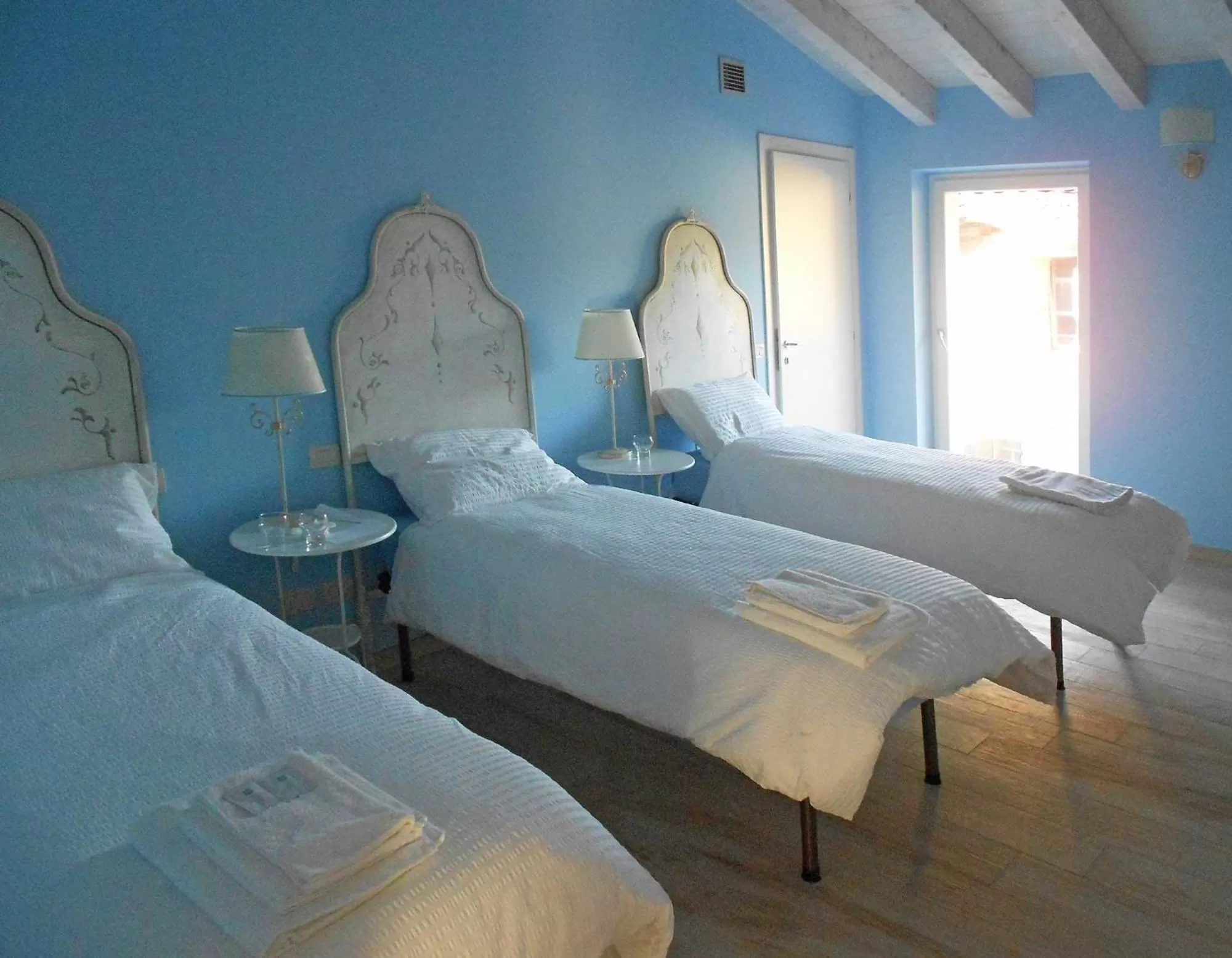 Photo of the whole room, Bed in Borgo alla Sorgente