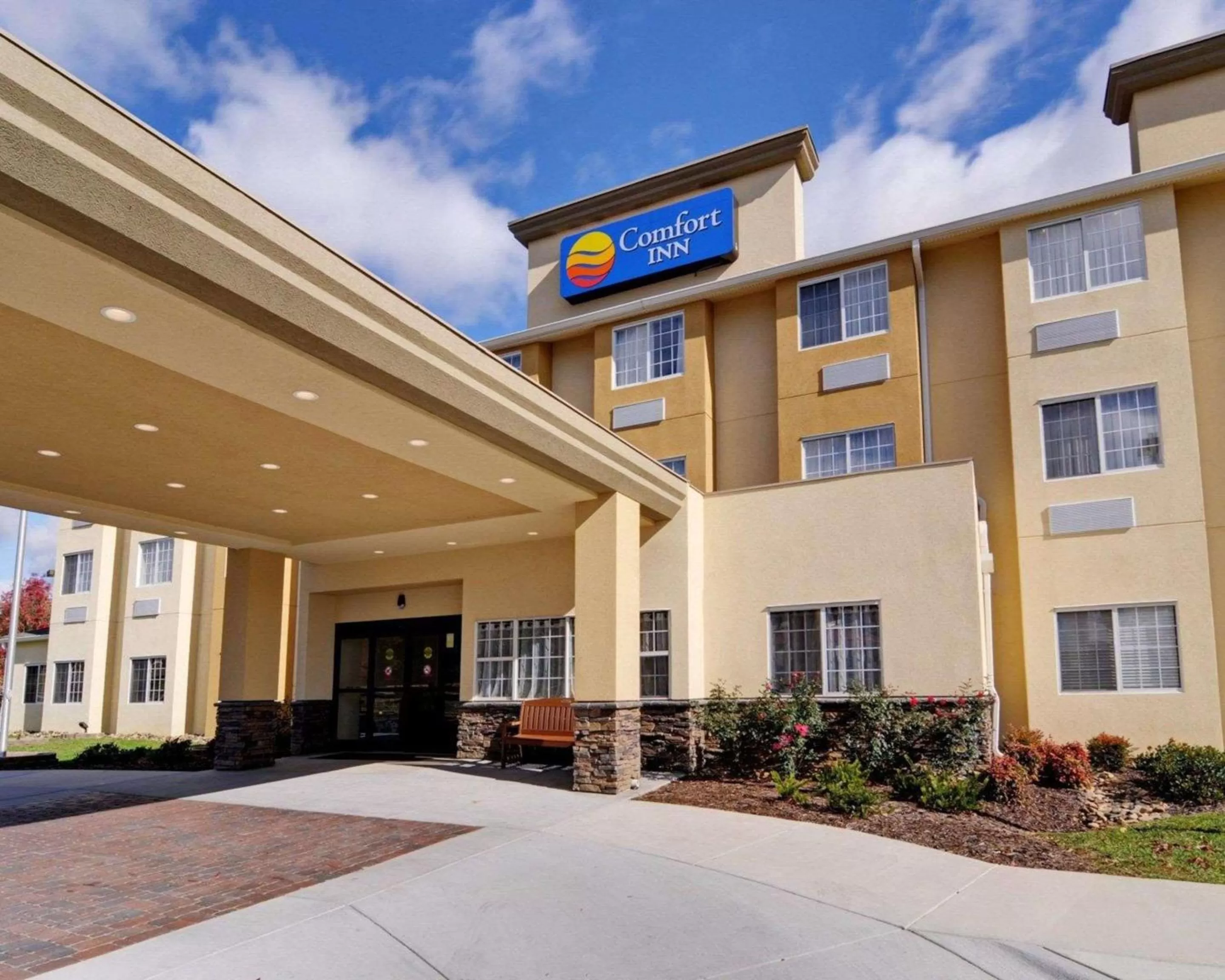 Property building in Comfort Inn Mount Airy