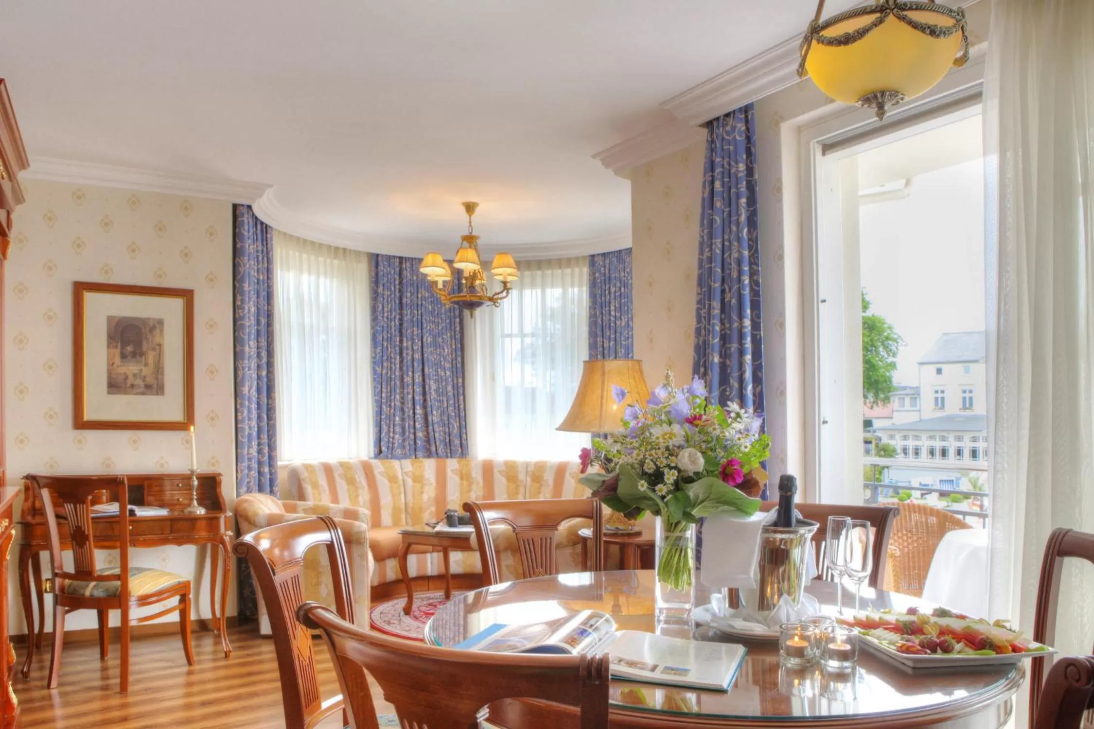 Living room in SEETELHOTEL Ahlbecker Hof das elegante Traditionshotel & ruhiger Rückzugsort an der Ostsee