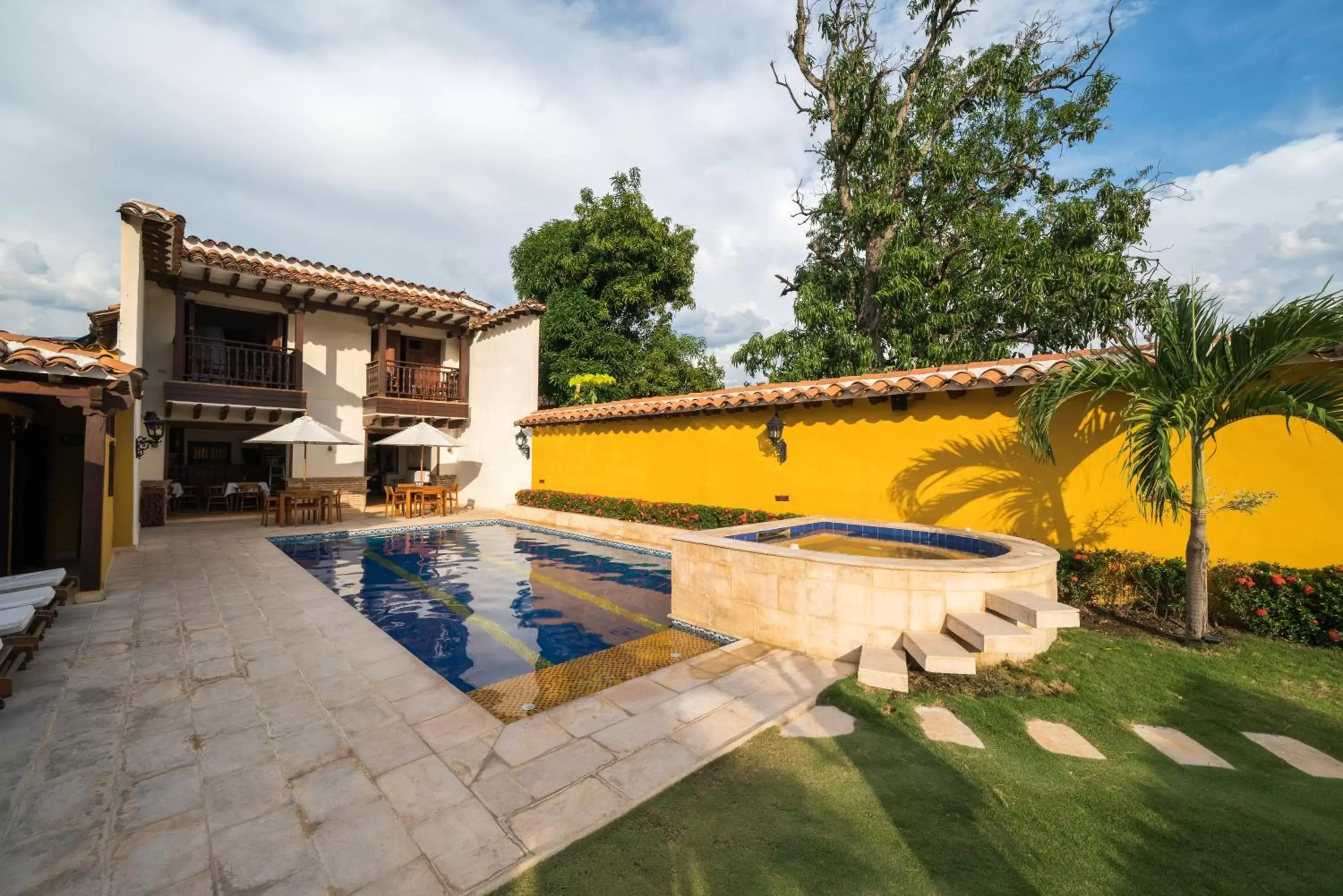 Double Room with Balcony in Nueva Granada Hotel Colonial -Centro Histórico- Double Room with Balcony in Nueva Granada Hotel Colonial -Centro Histórico-