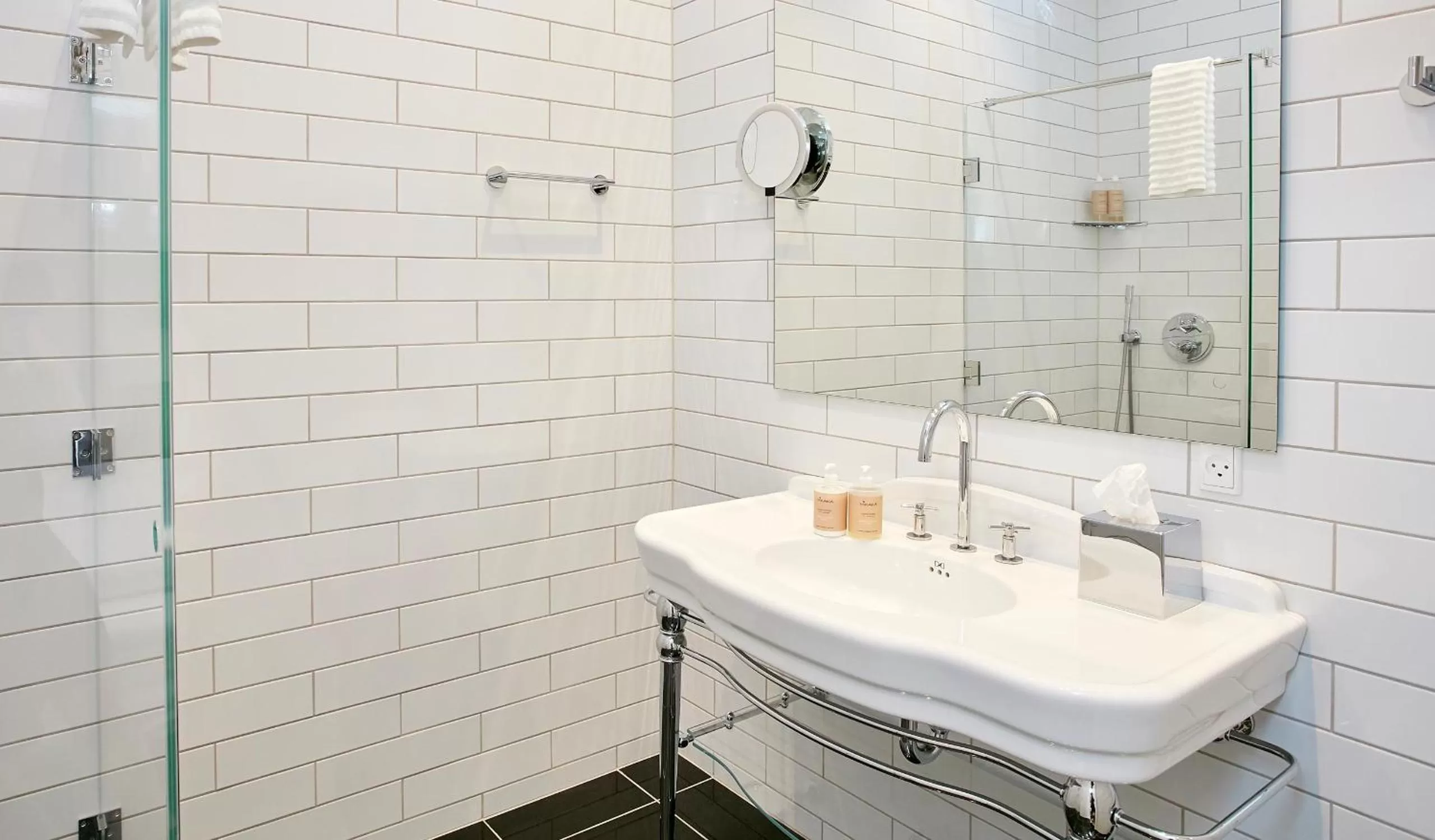 Bathroom in Jørgensens Hotel