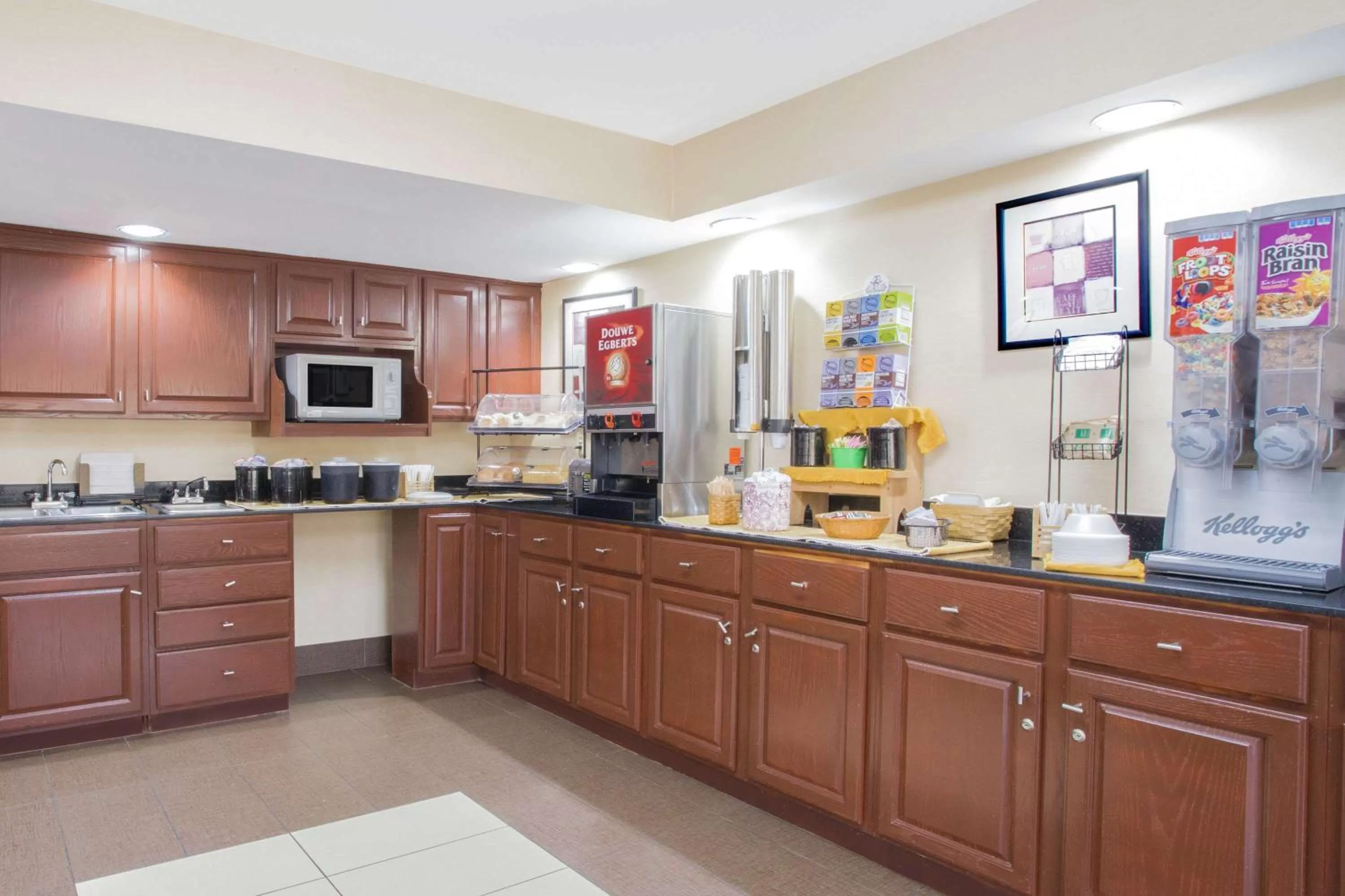 Restaurant/places to eat in Ramada by Wyndham Edgewood Hotel & Conference Center