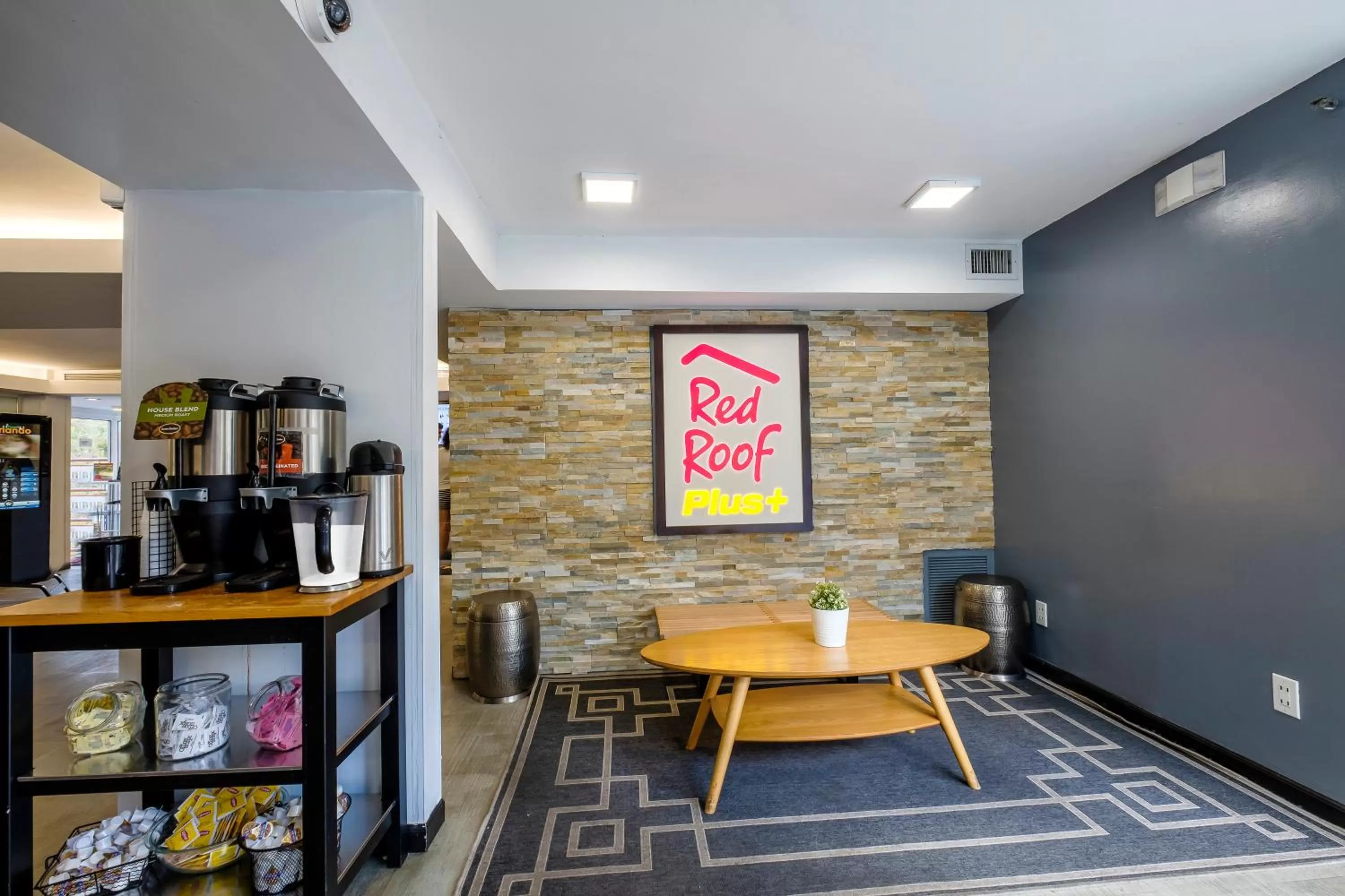 Lobby or reception in Red Roof Inn PLUS Orlando-Convention Center- Int'l Dr