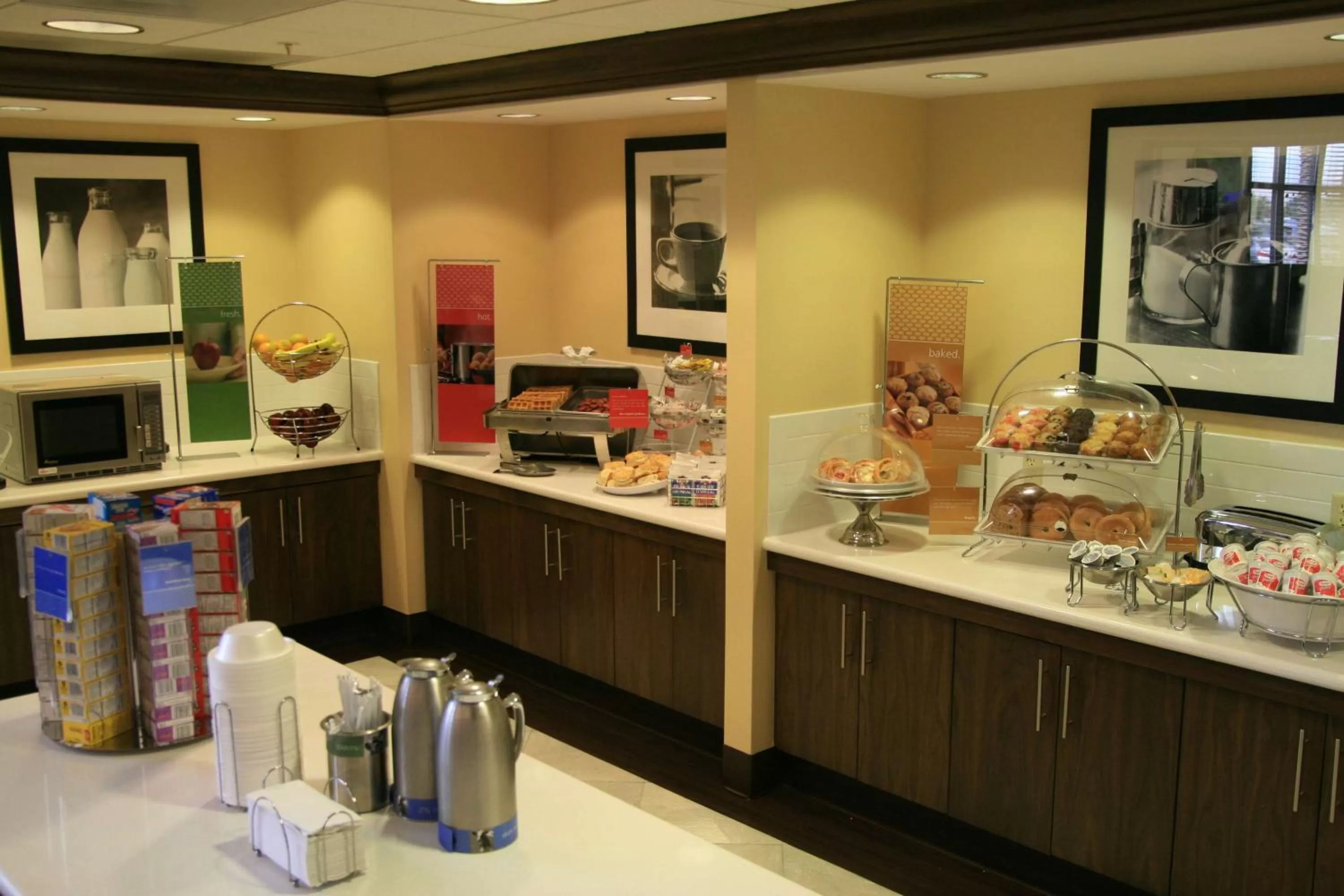 Breakfast in Hampton Inn & Suites Las Vegas-Red Rock/Summerlin