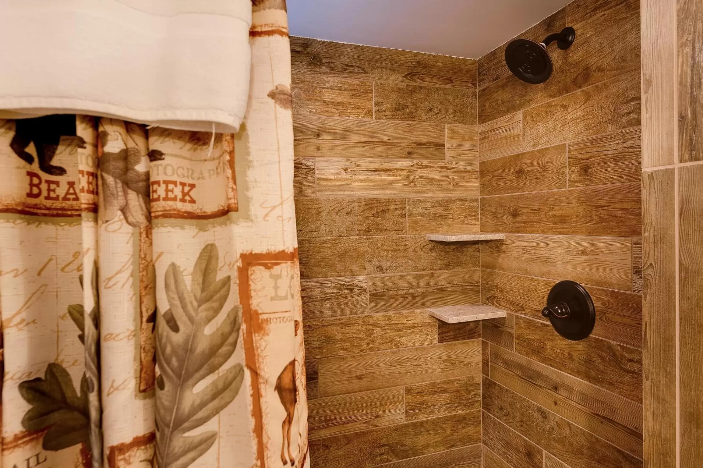 Shower in Cobble Mountain Lodge