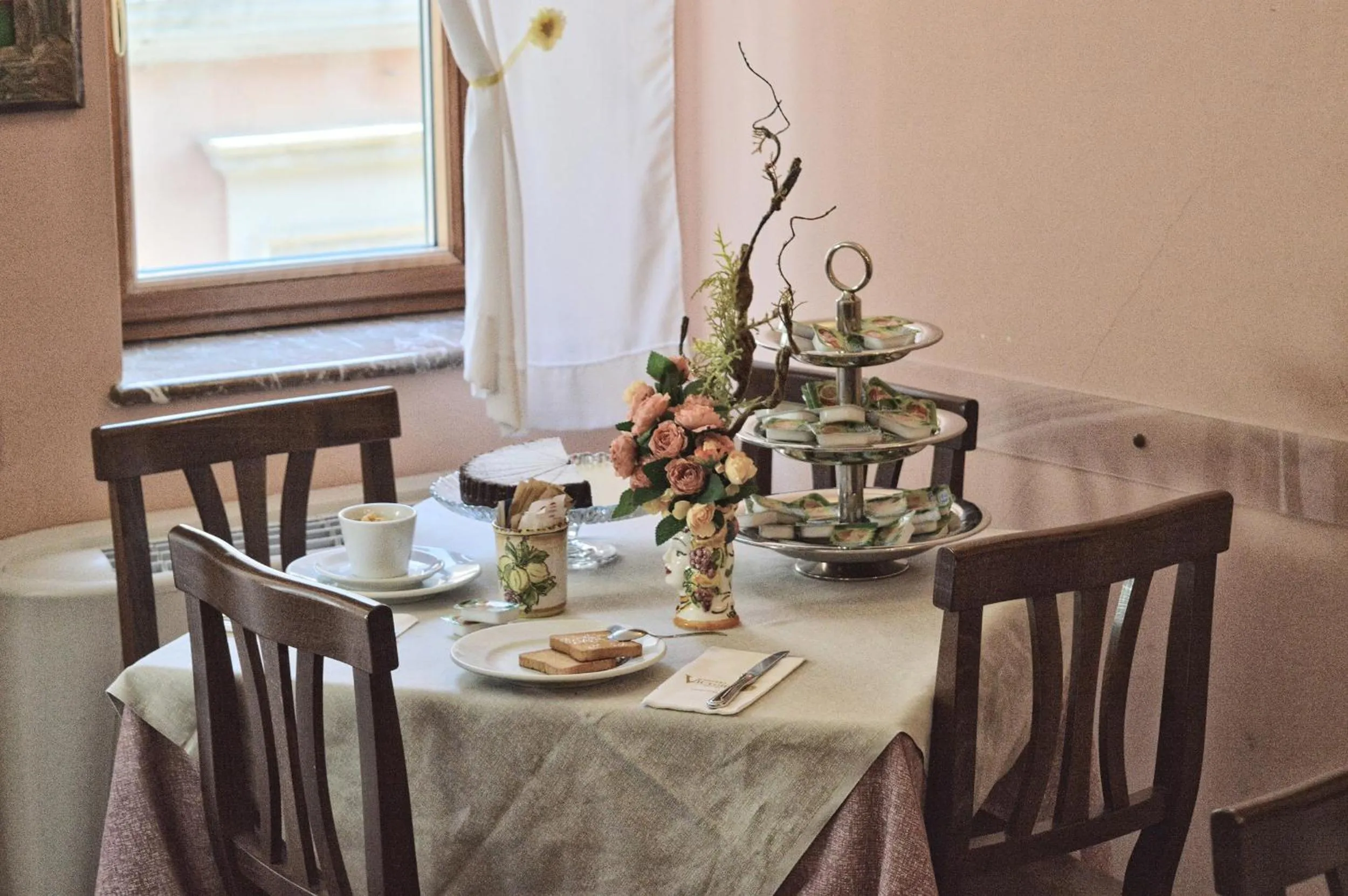 Coffee/tea facilities in Hotel Victoria