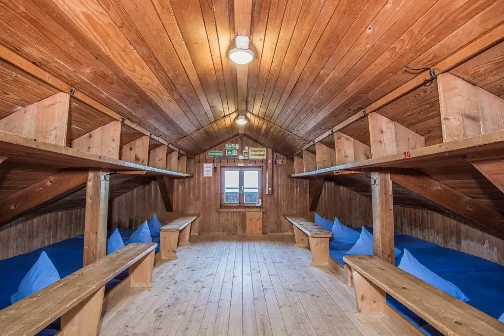 Murmel 12 - Single Bed in Mixed Dormitory Room in Hocheckhuette On Top of the Kitzbuehel Hahnenkamm Mountain Murmel 12 - Single Bed in Mixed Dormitory Room in Hocheckhuette On Top of the Kitzbuehel Hahnenkamm Mountain