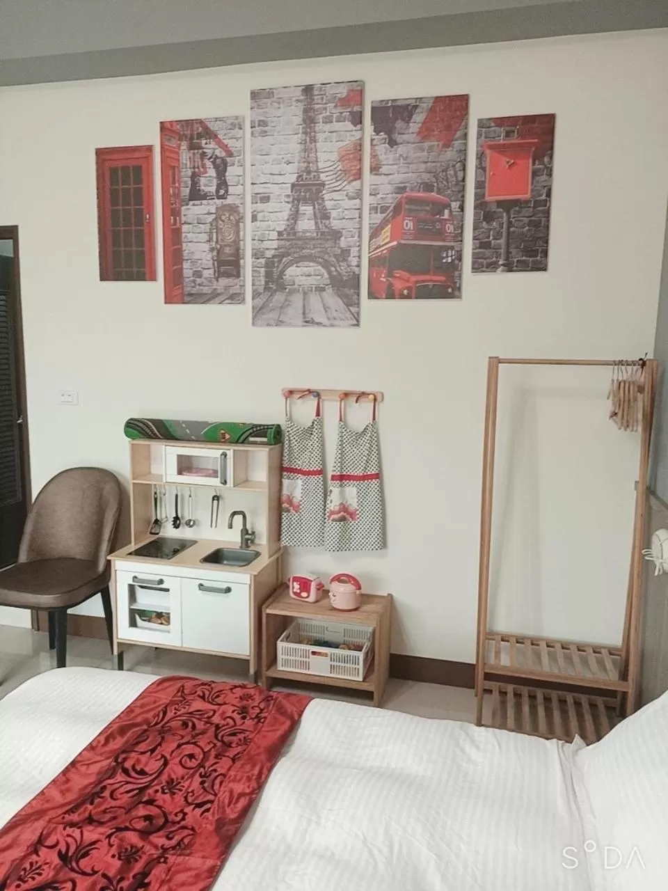 Photo of the whole room, Bed in Happy Life B&B