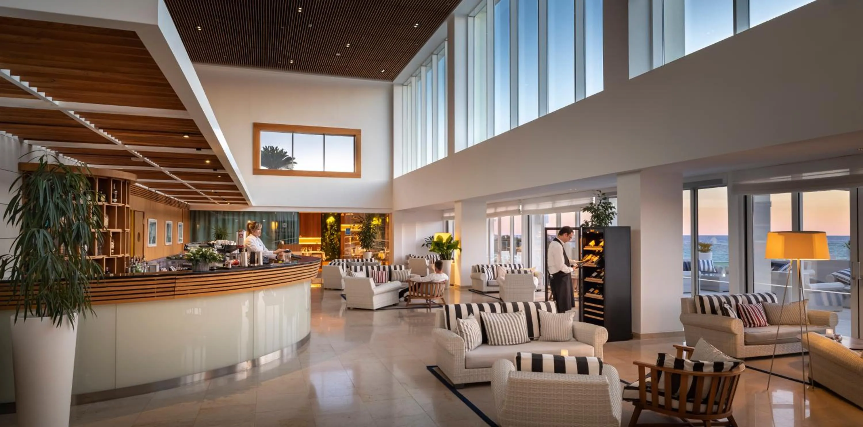 Lounge or bar in President Hotel, Valamar Collection