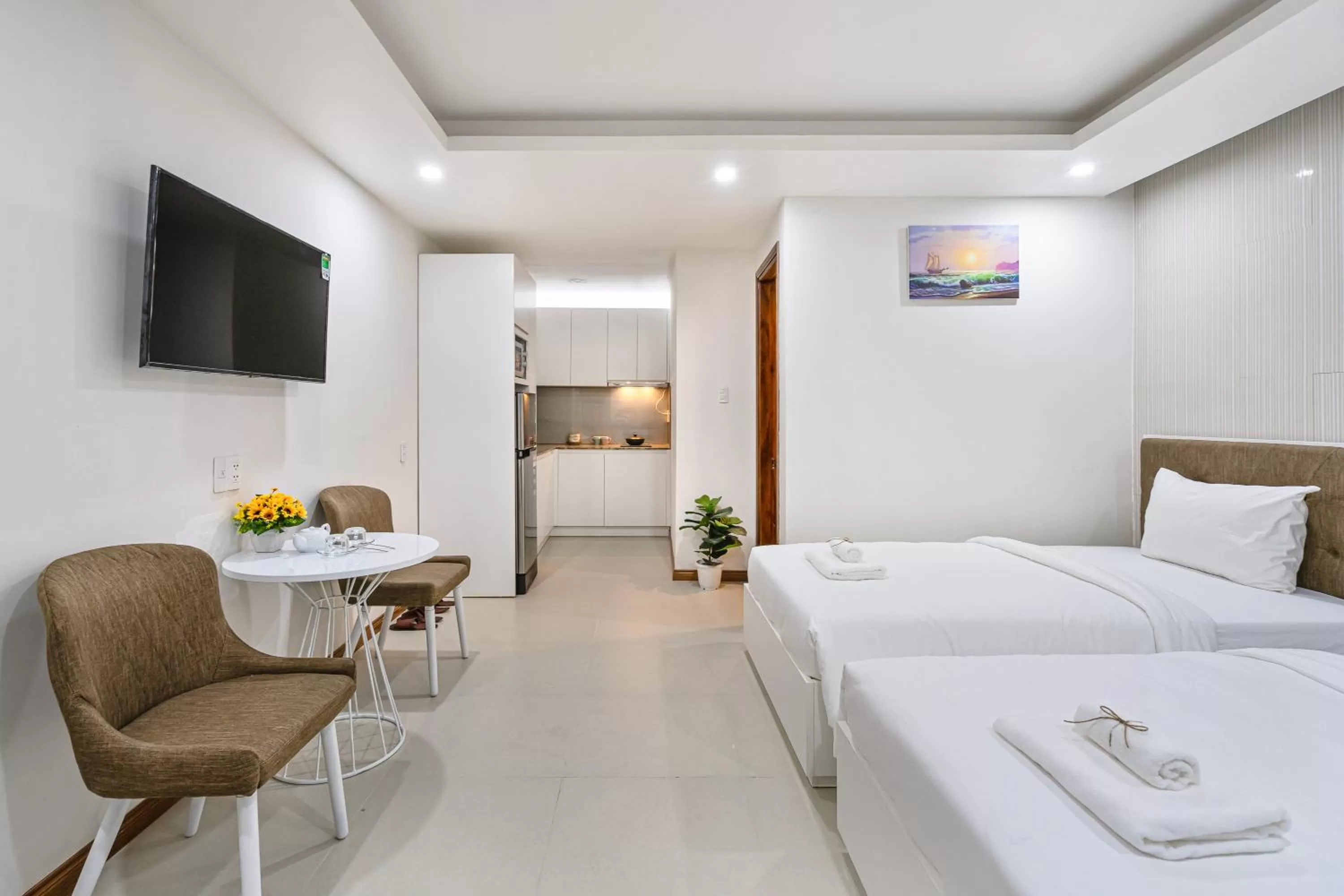 Deluxe Twin Room - Basement in The Royal Hotel & Apartment - Phu My Hung