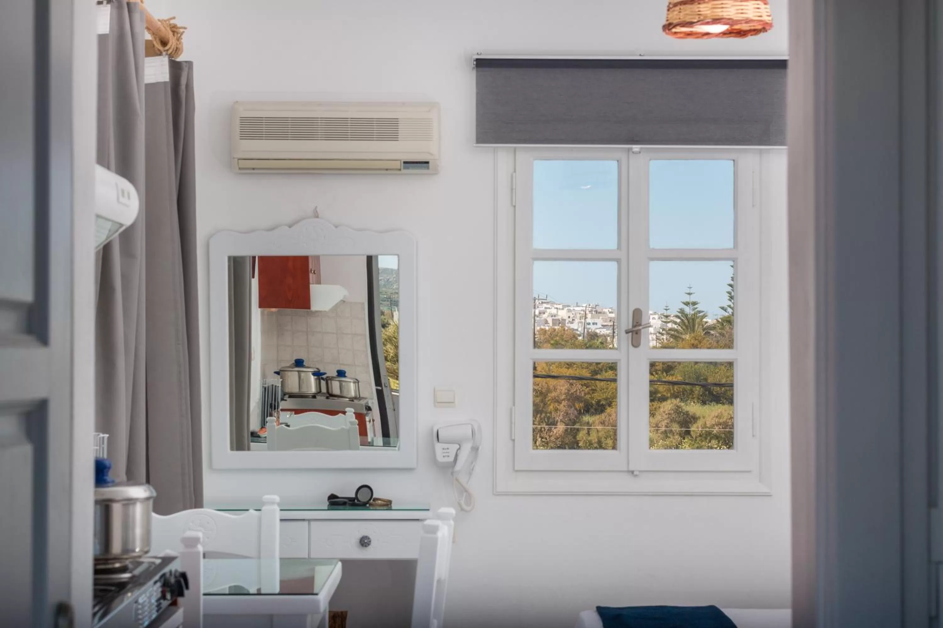 Property building in Ktima Bianco