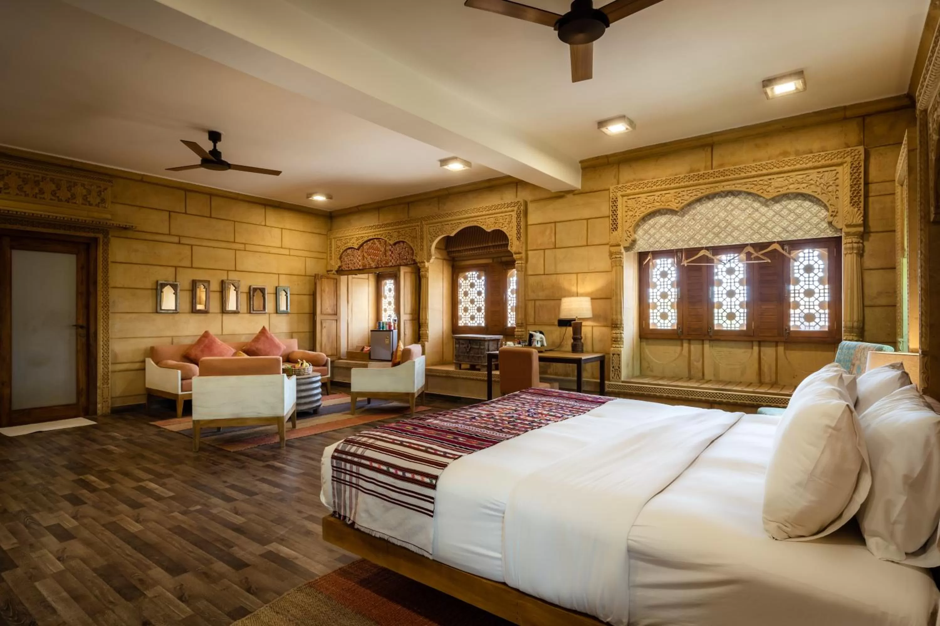 Bedroom, Bed in Hotel Grand Khalifa