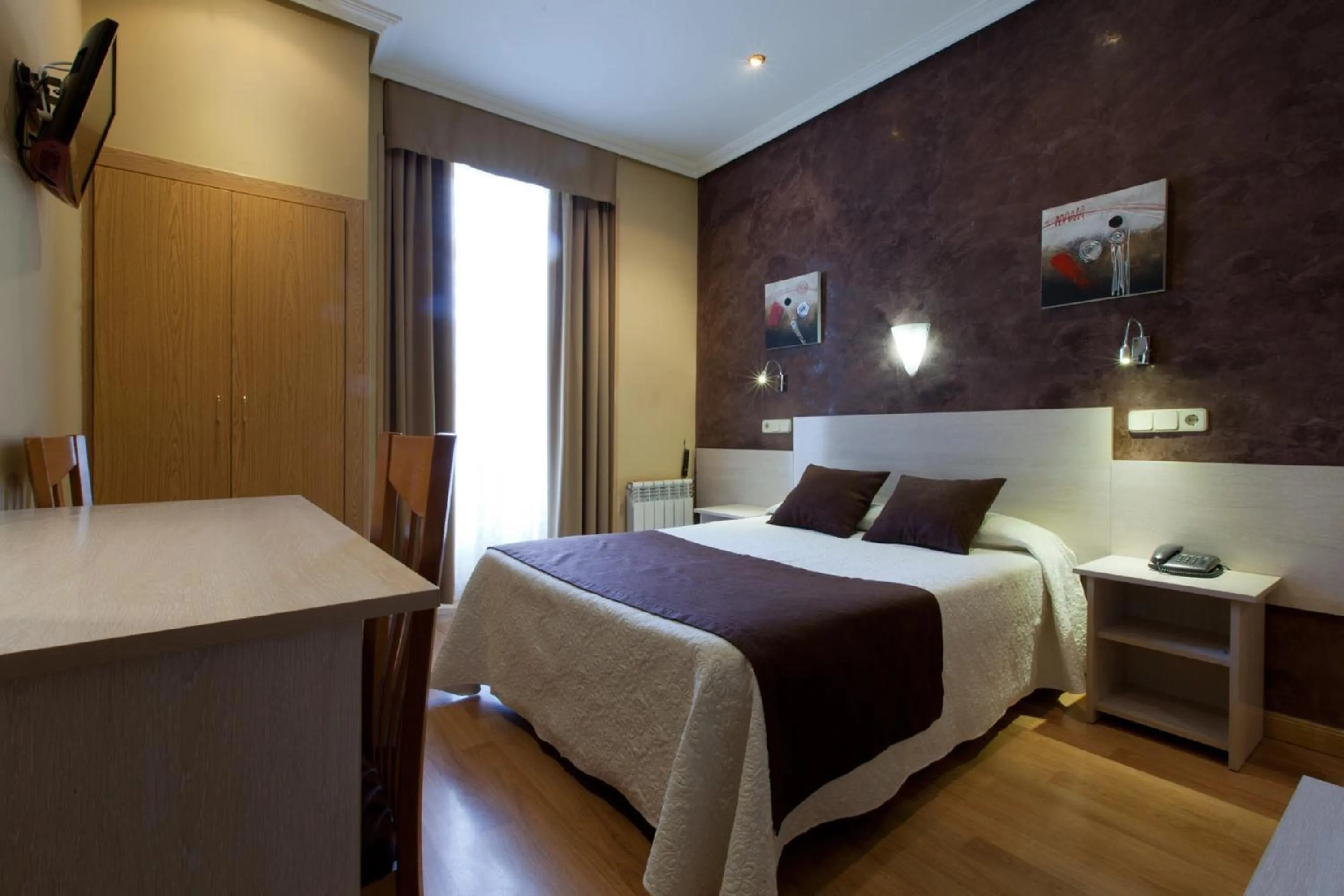 Photo of the whole room, Bed in Hotel Mediodia