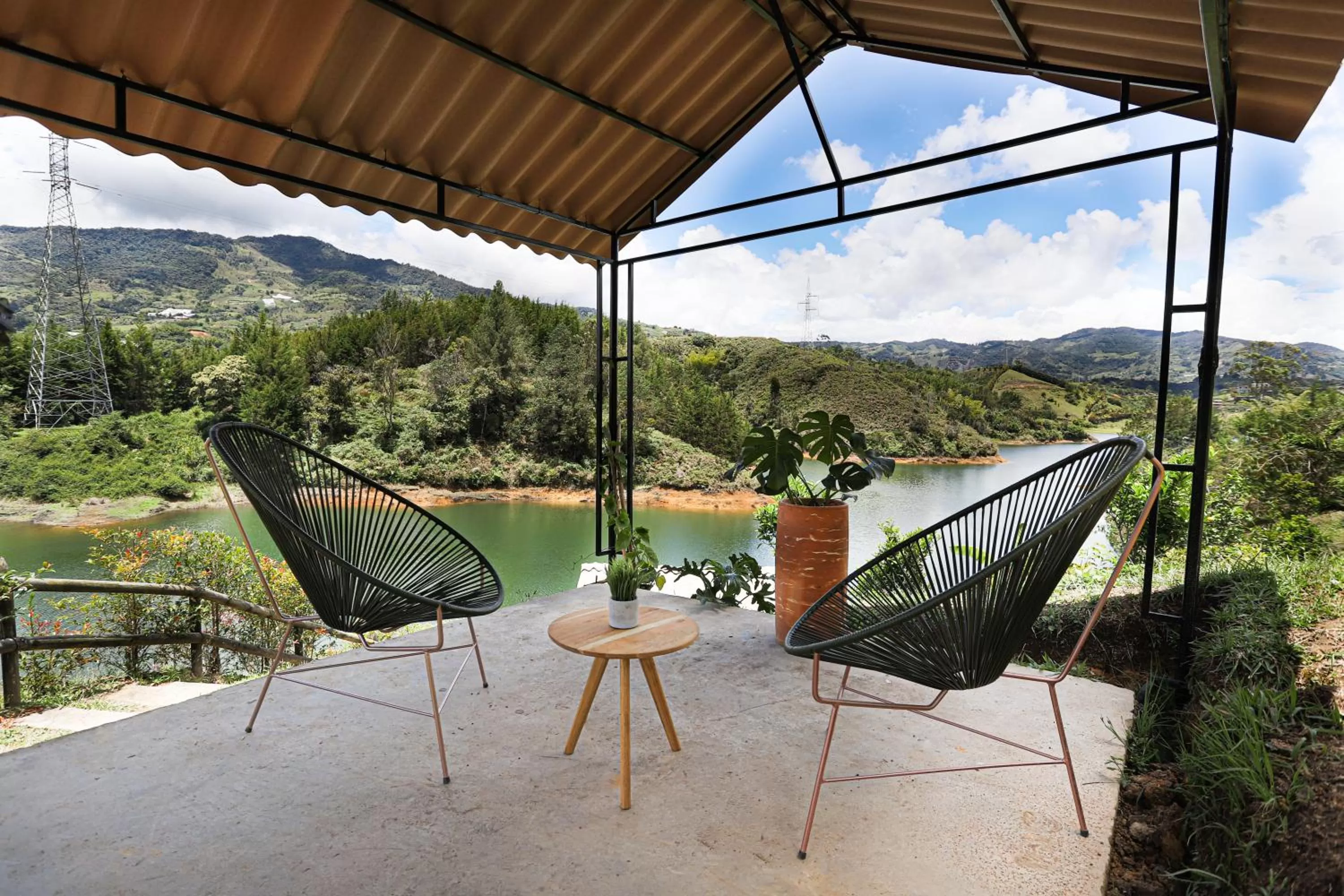 Lake view in Soy Local Guatape Campestre