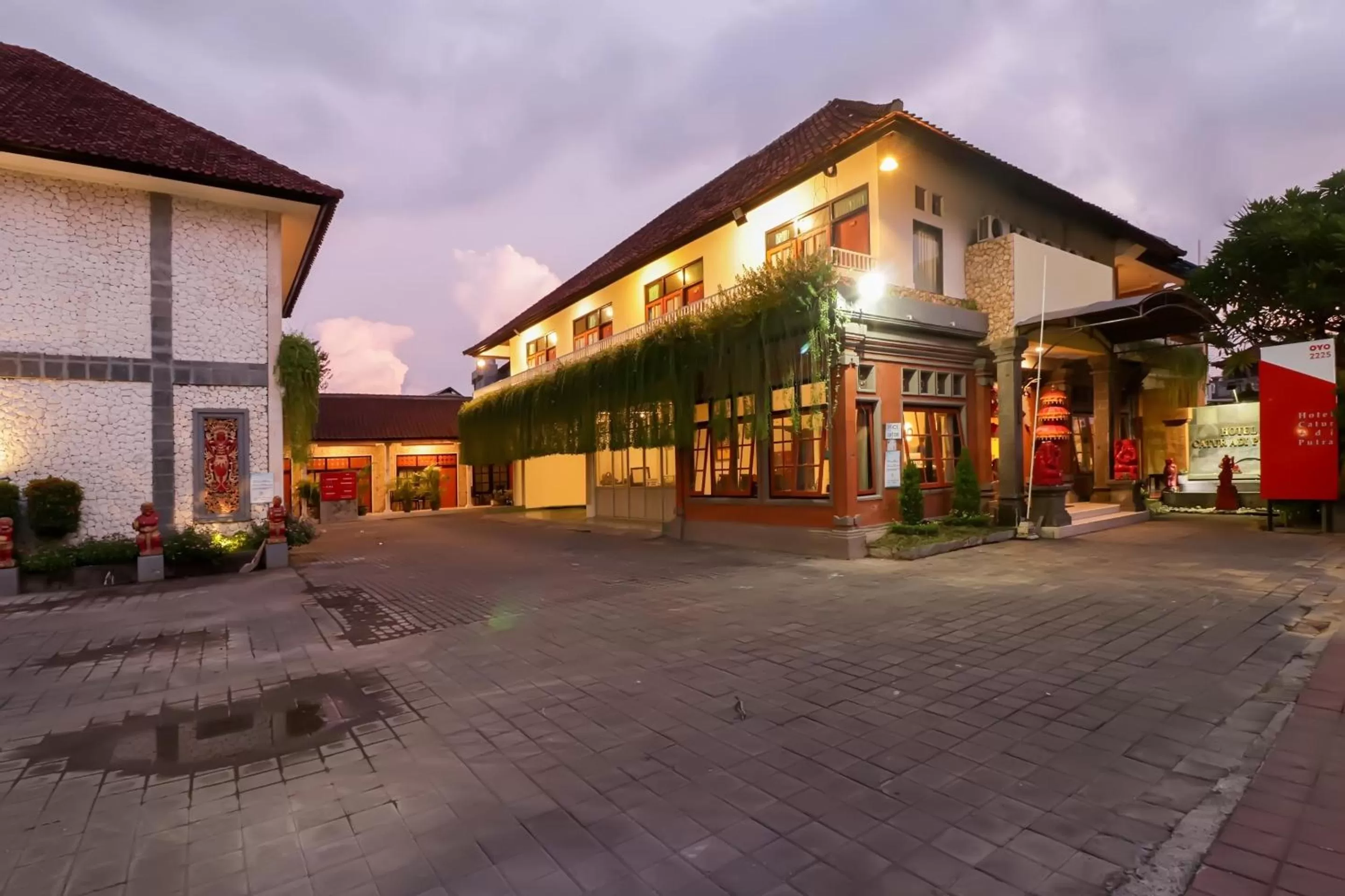 Facade/entrance in Catur Adi Putra