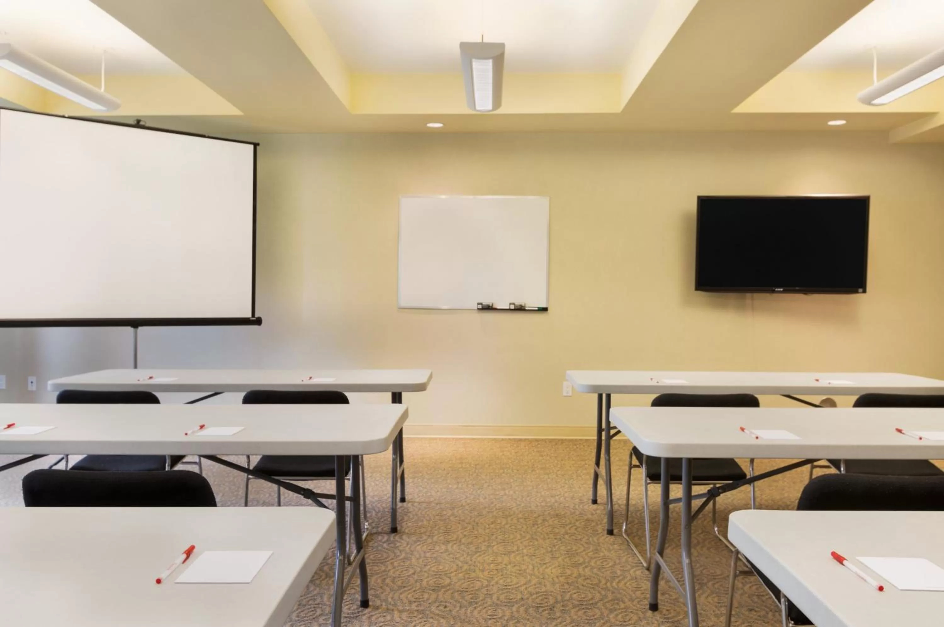 Banquet/Function facilities in Ramada by Wyndham Nanaimo