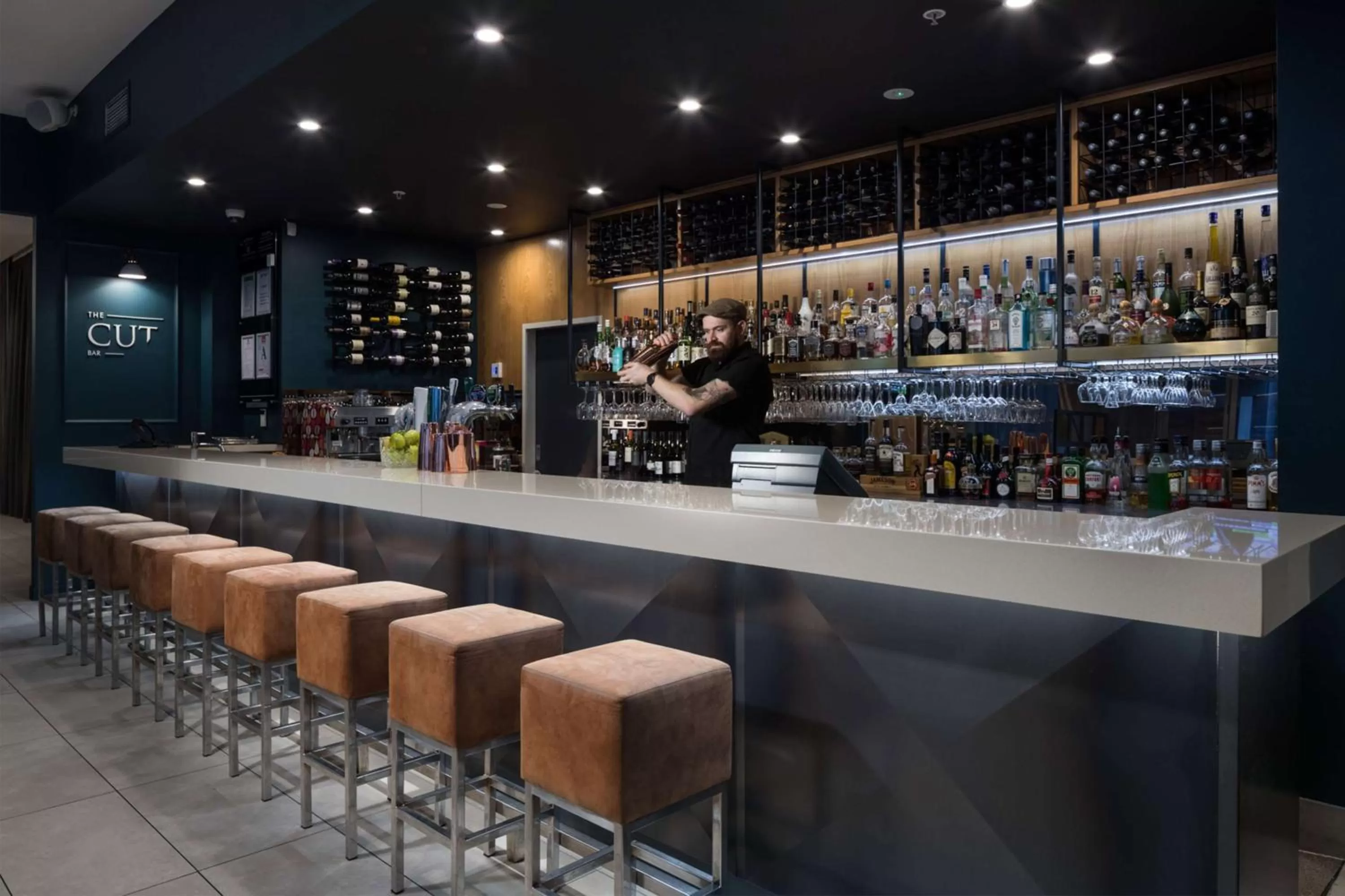 Lounge or bar in Rydges Auckland