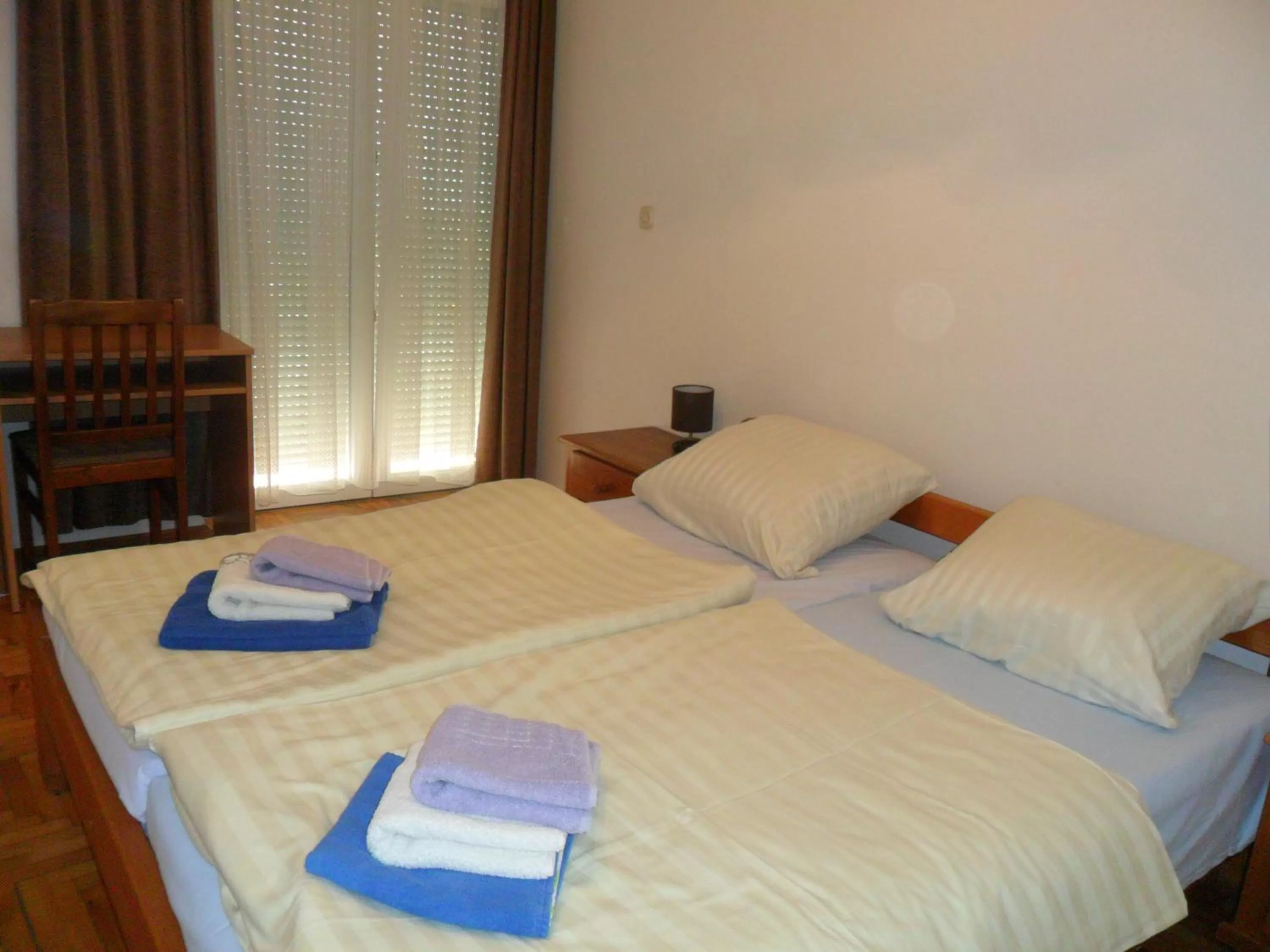 Photo of the whole room, Bed in Sobe u kucanstvu MBM