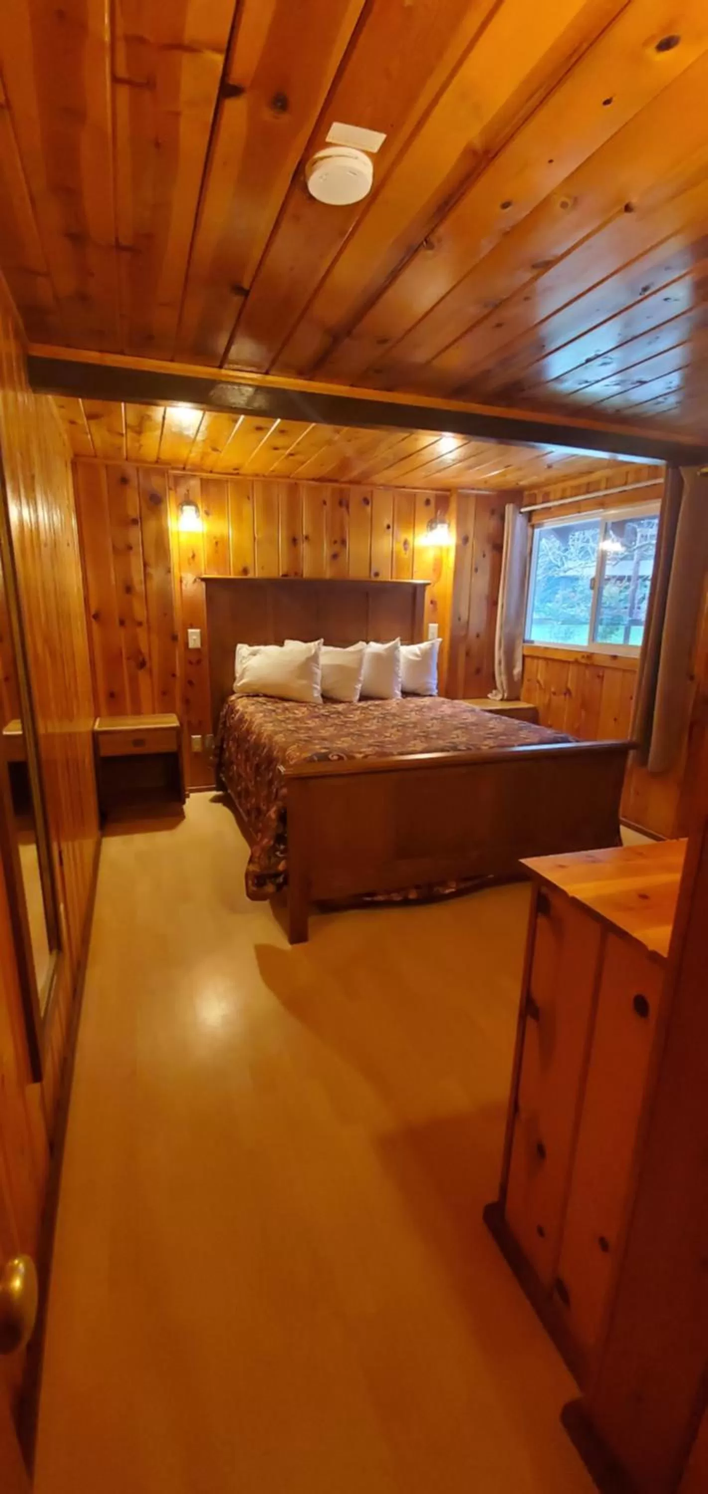 Bed in Fern River Resort