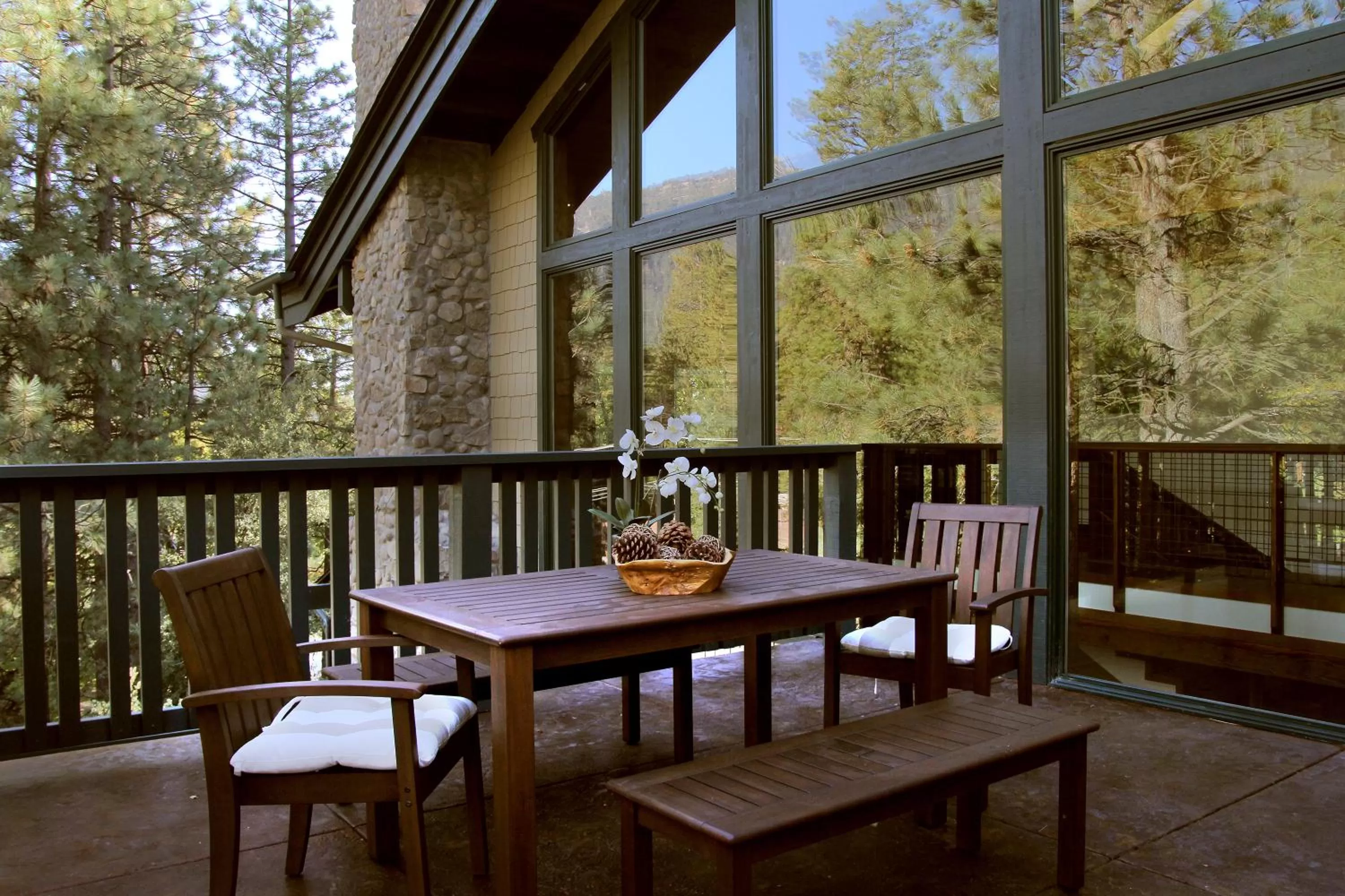 The Grand Idyllwild Lodge