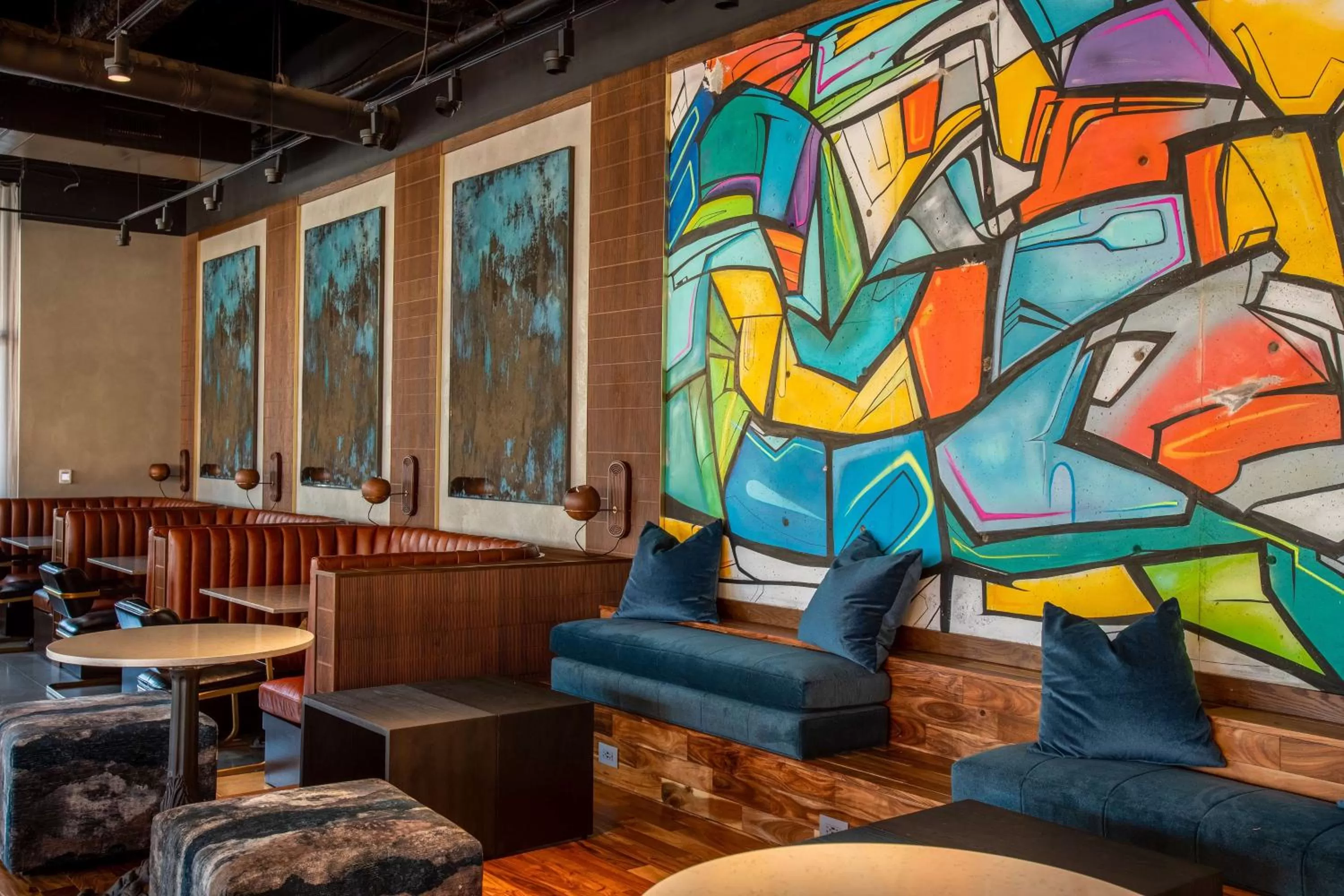 Dining area in Canopy By Hilton Memphis Downtown