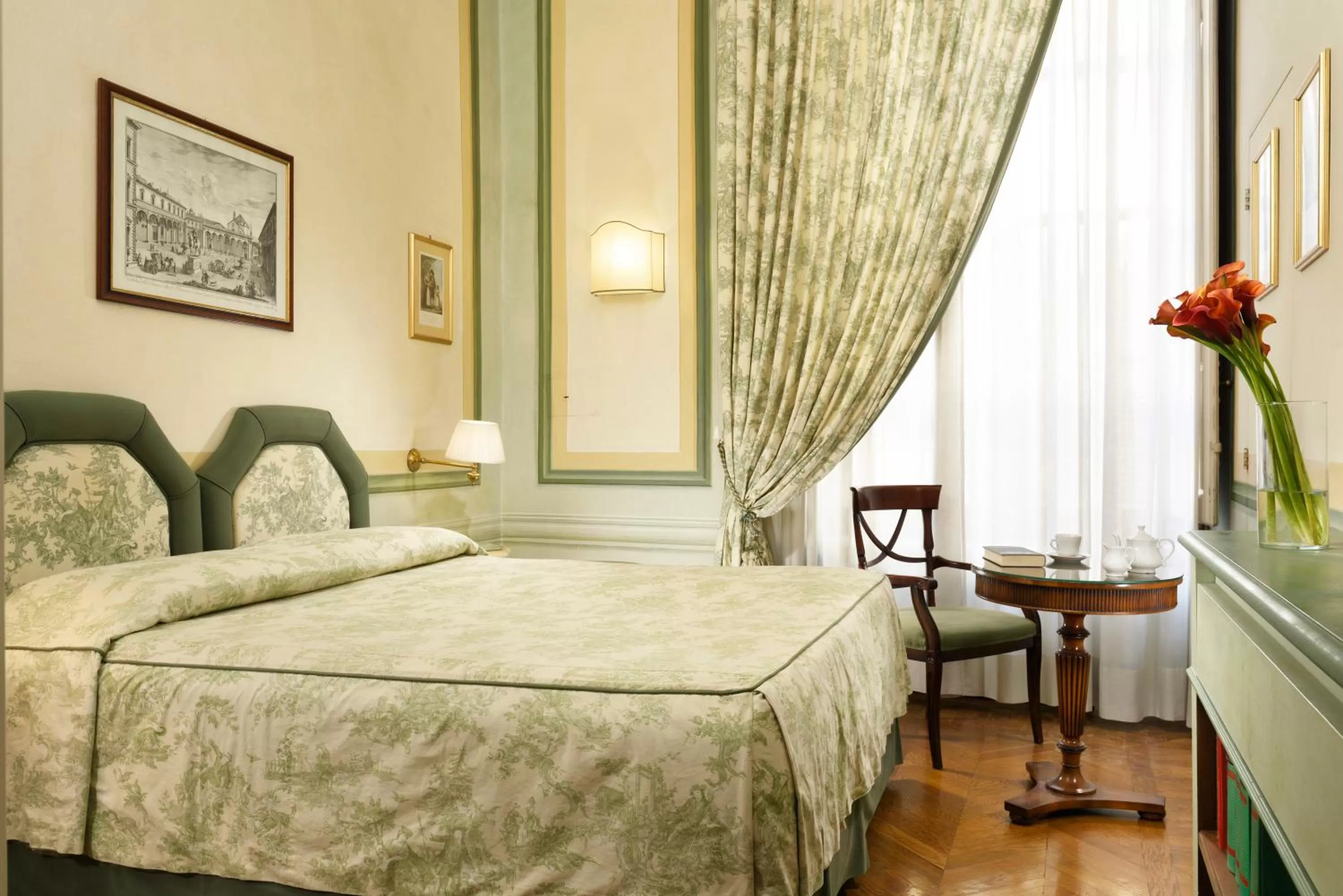 Photo of the whole room, Bed in Palazzo Niccolini al Duomo Residenza D'Epoca
