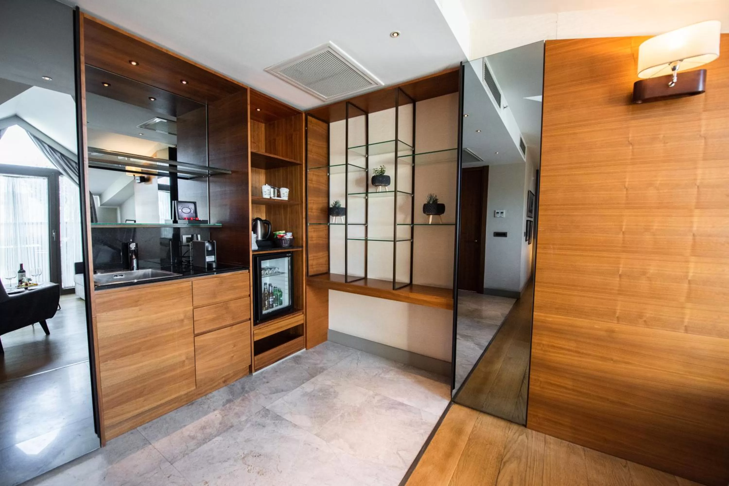 Coffee/tea facilities in Dosso Dossi Hotels & SPA Downtown