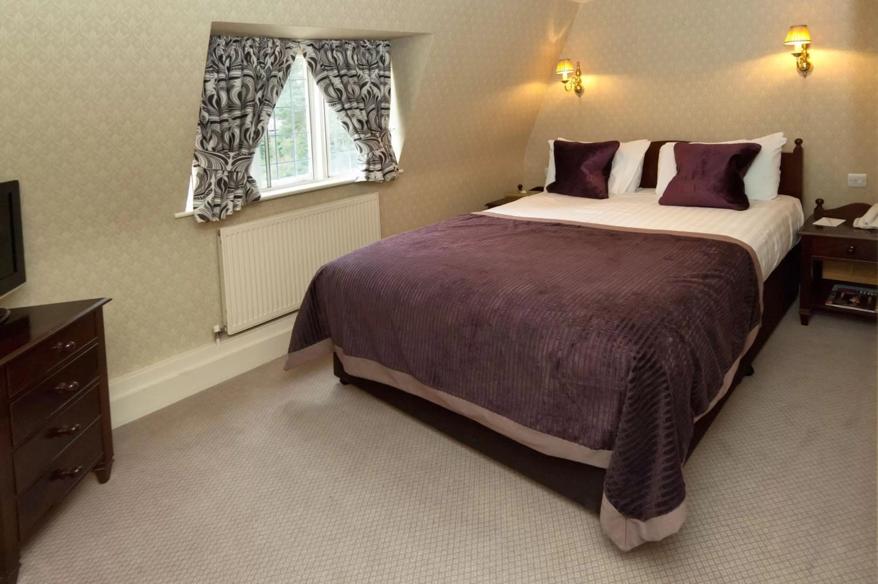 Bed in Flitwick Manor Hotel